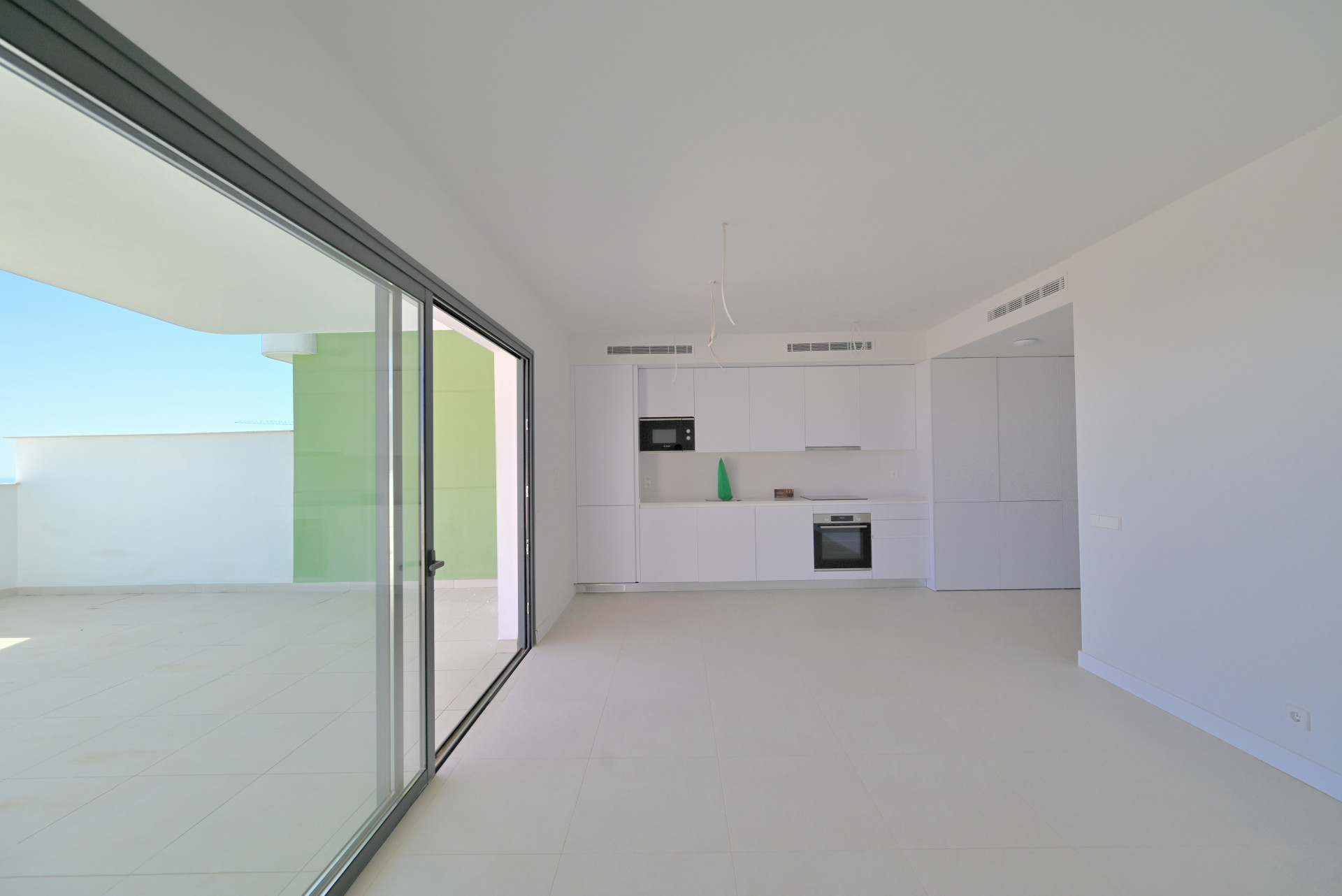 Elevated Ground-Floor Apartment with Sea Views, Calanova Golf — Calanova Golf