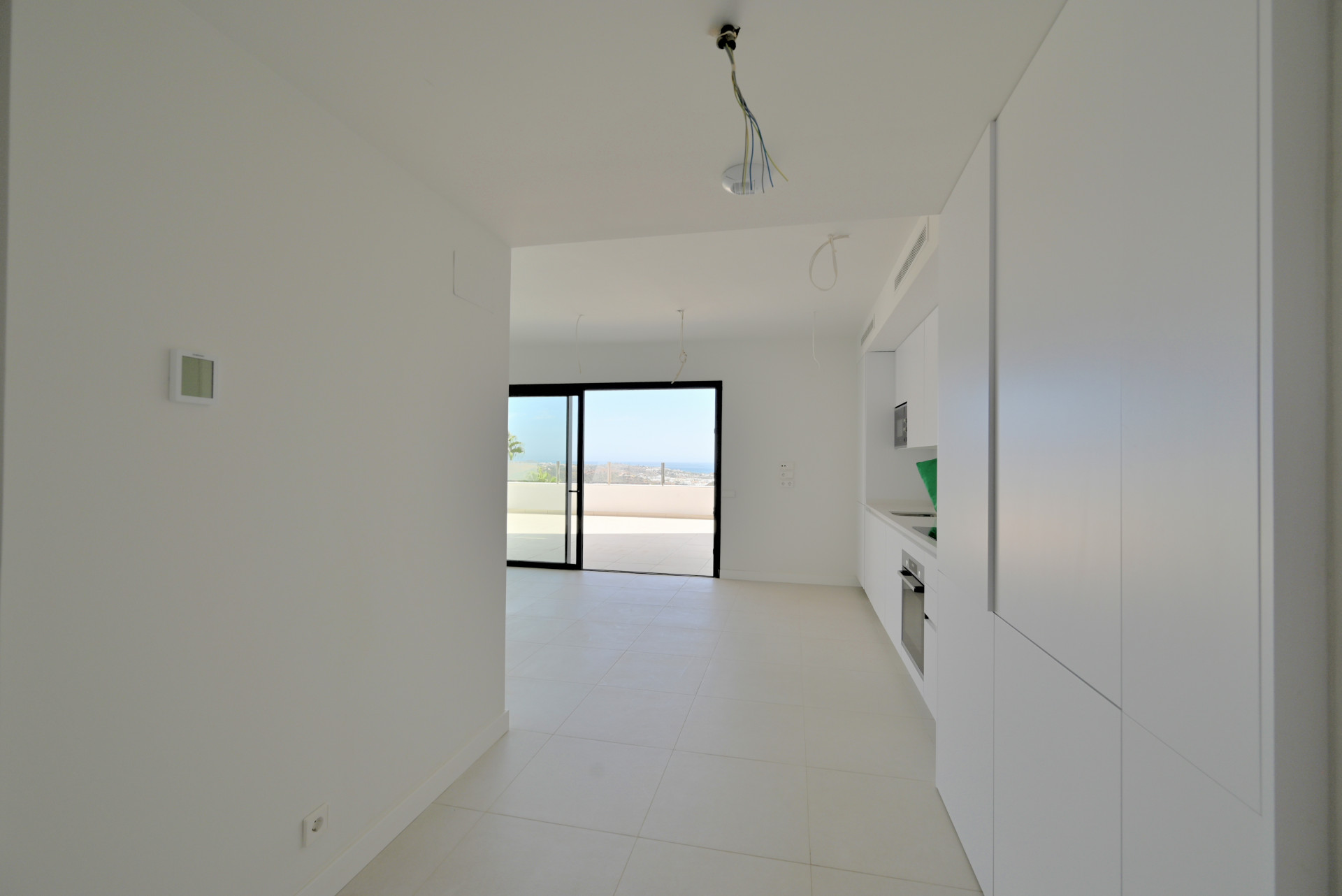 Elevated Ground-Floor Apartment with Sea Views, Calanova Golf — Calanova Golf