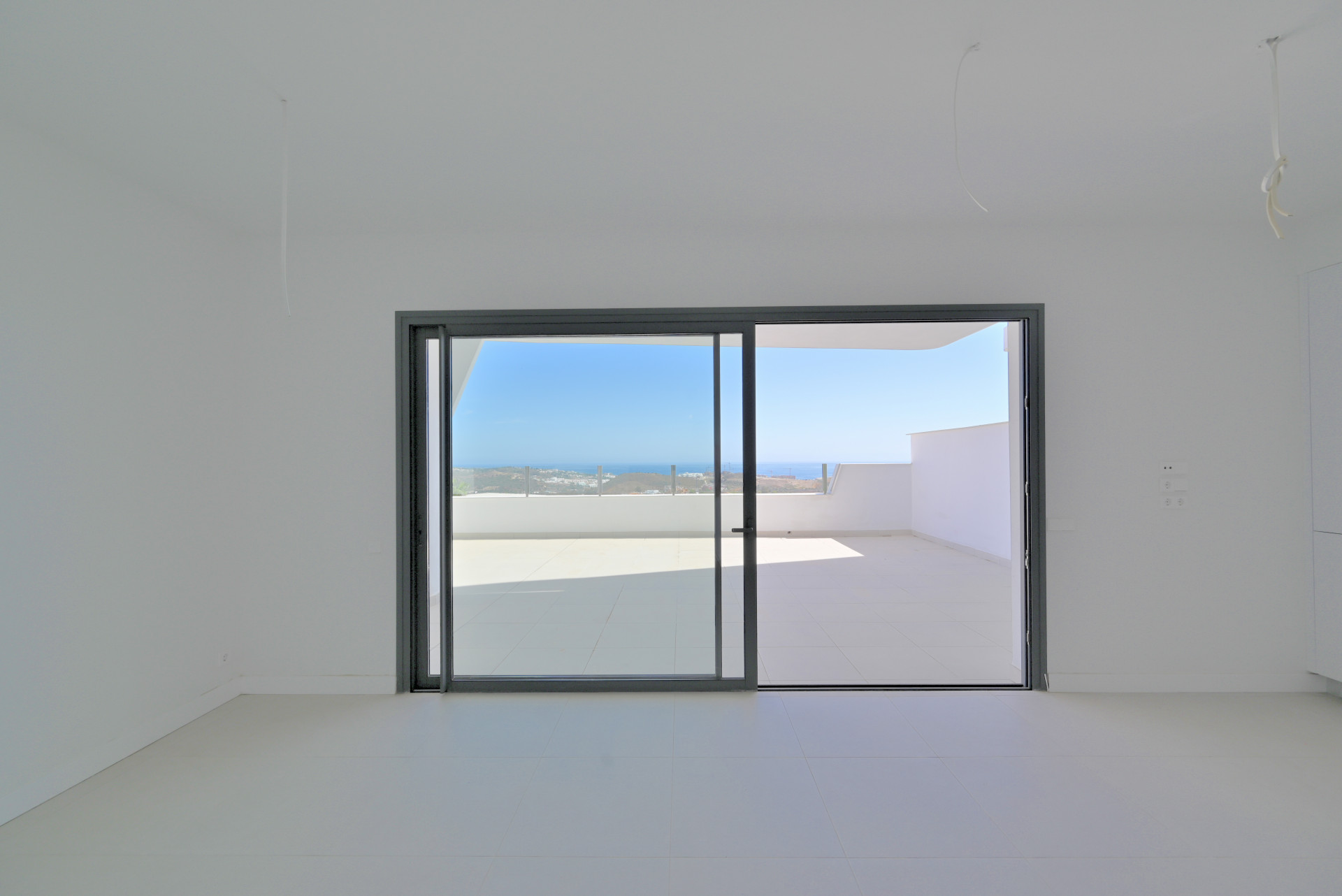 Elevated Ground-Floor Apartment with Sea Views, Calanova Golf — Calanova Golf