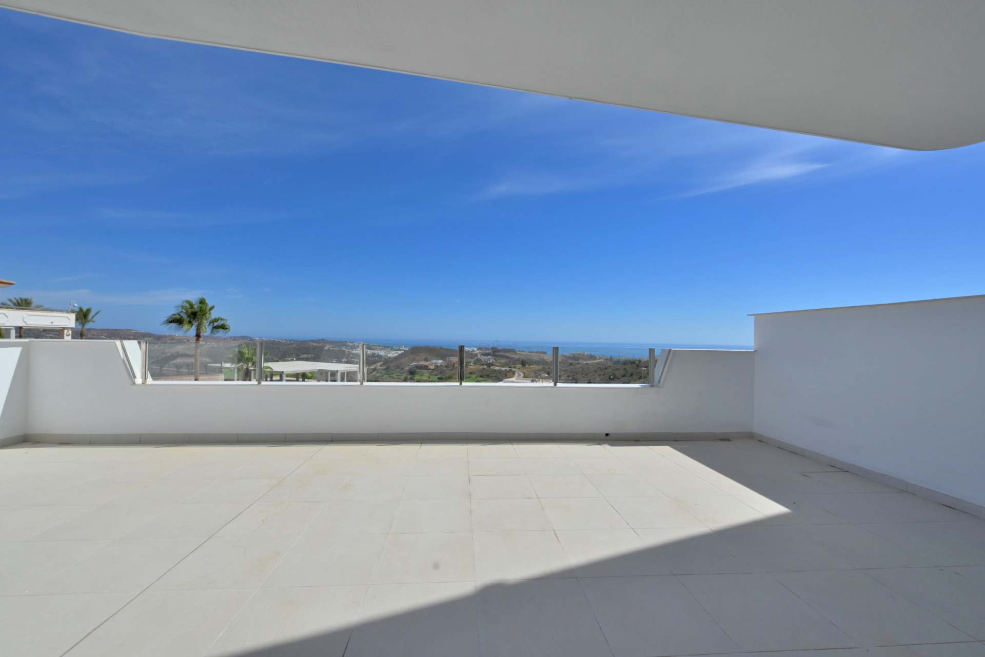 Elevated Ground-Floor Apartment with Sea Views, Calanova Golf — Calanova Golf