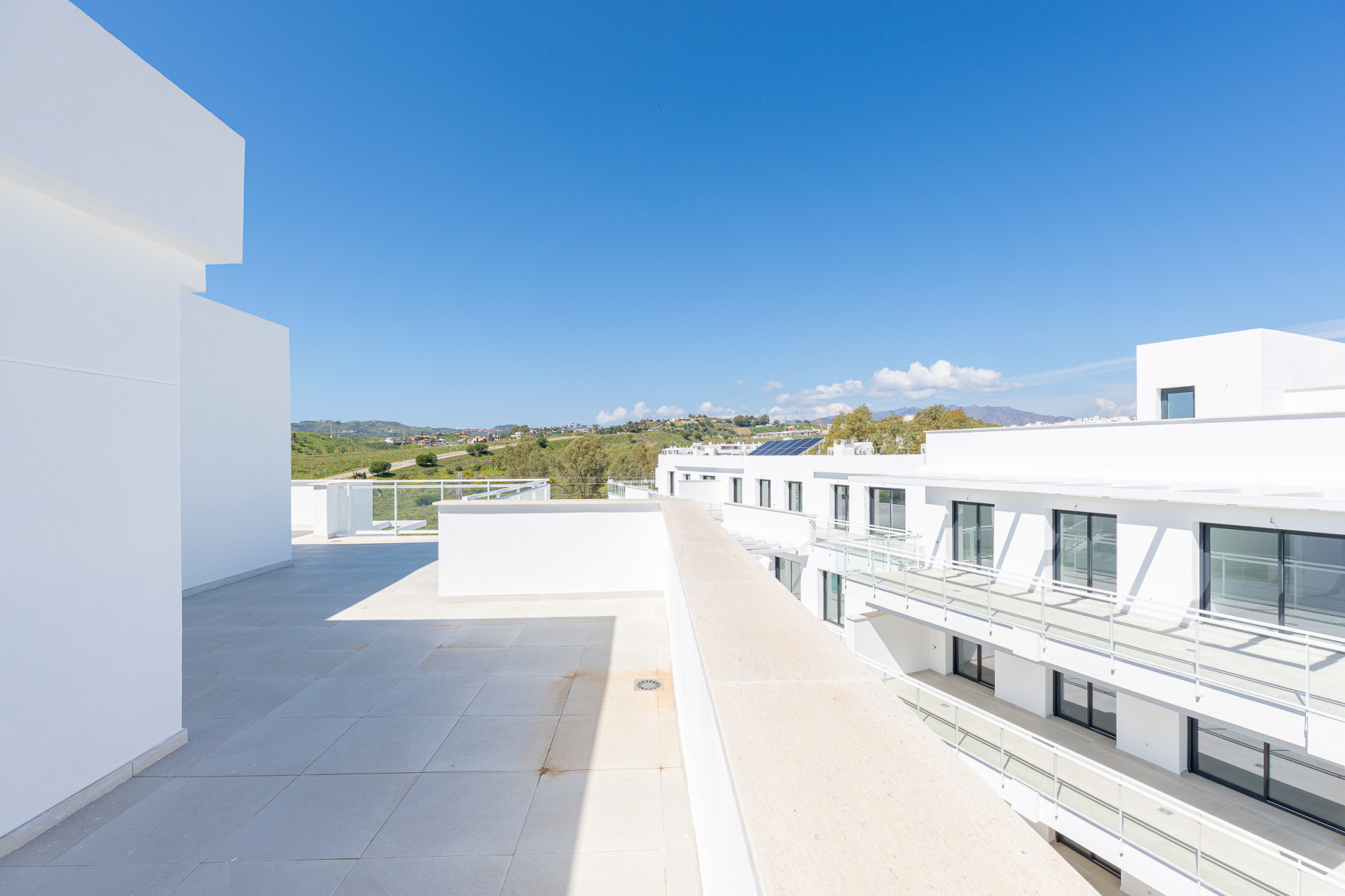 Modern West-Facing Penthouse with Terrace, Cala de Mijas — Cala de Mijas