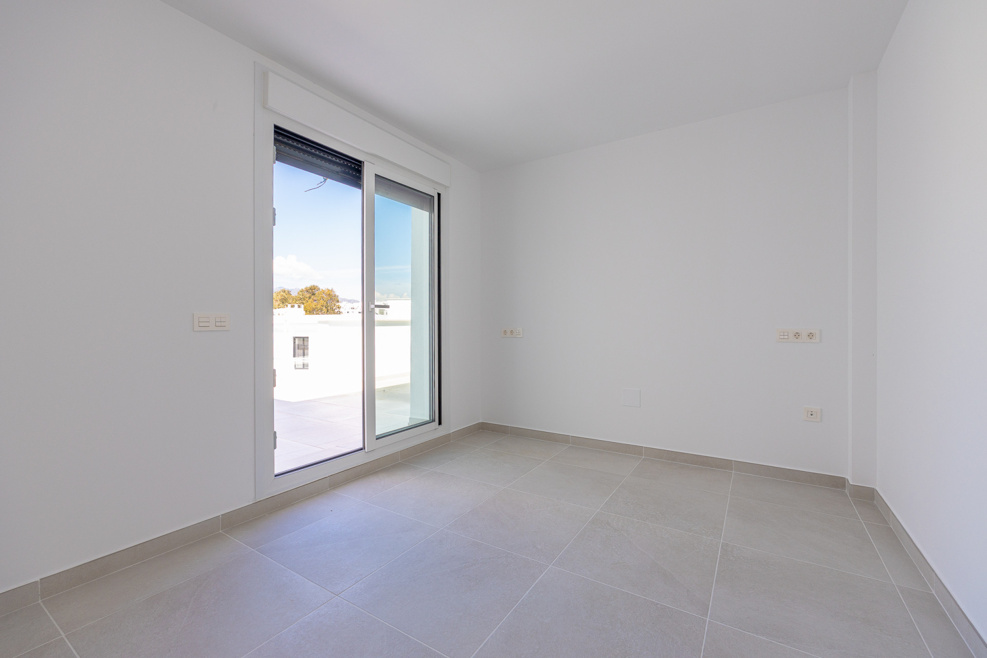 Modern West-Facing Penthouse with Terrace, Cala de Mijas — Cala de Mijas