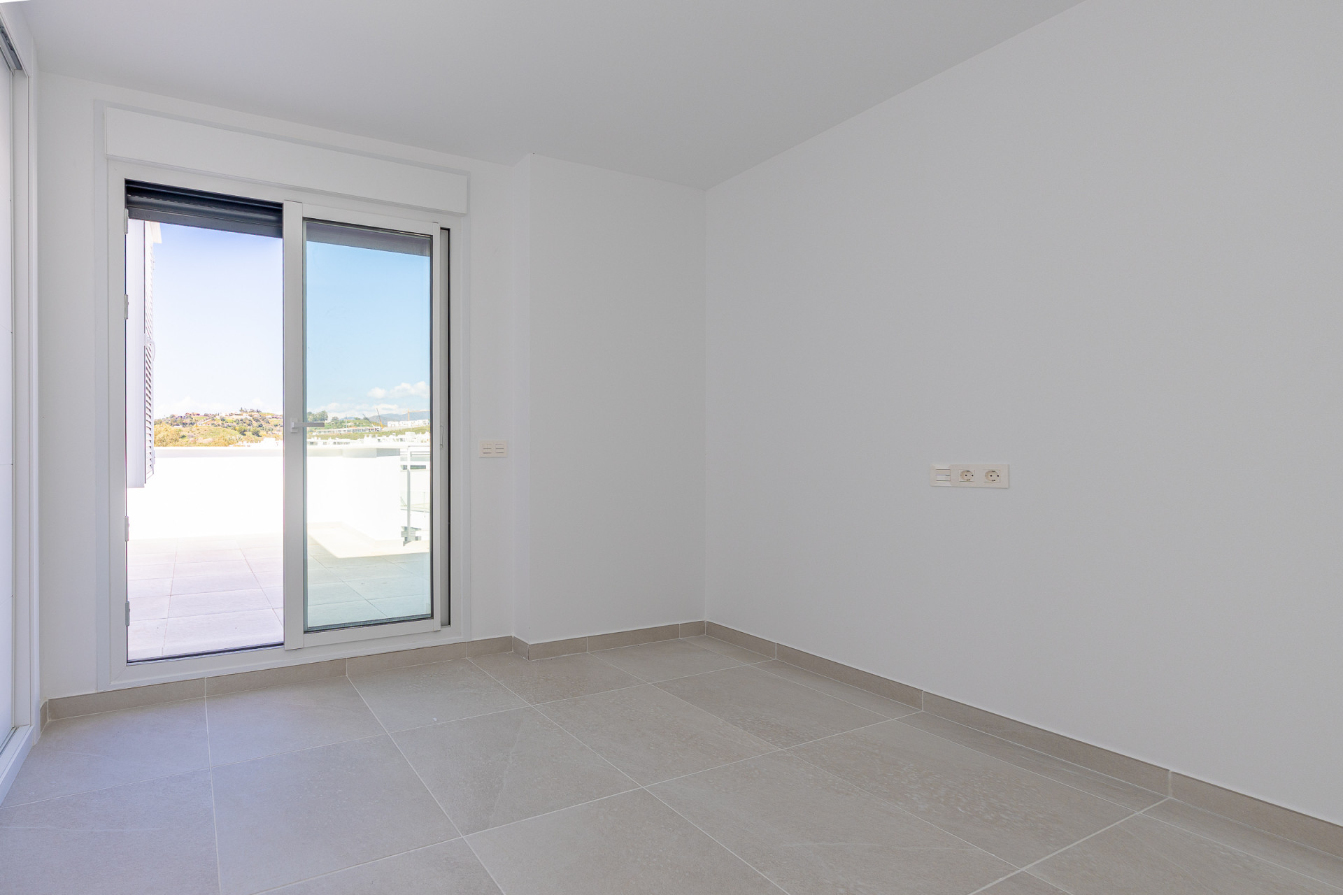 Modern West-Facing Penthouse with Terrace, Cala de Mijas — Cala de Mijas