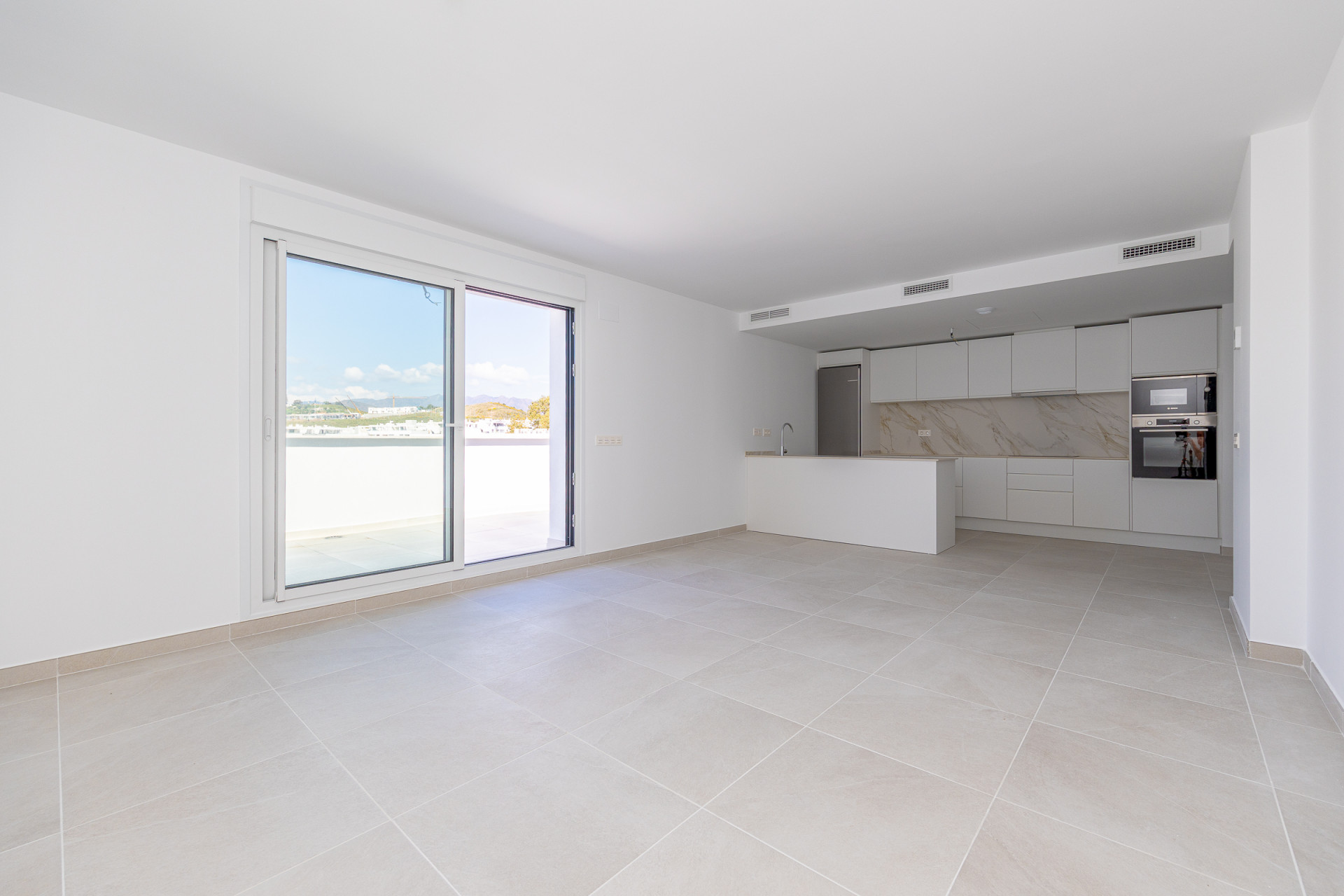Modern West-Facing Penthouse with Terrace, Cala de Mijas — Cala de Mijas