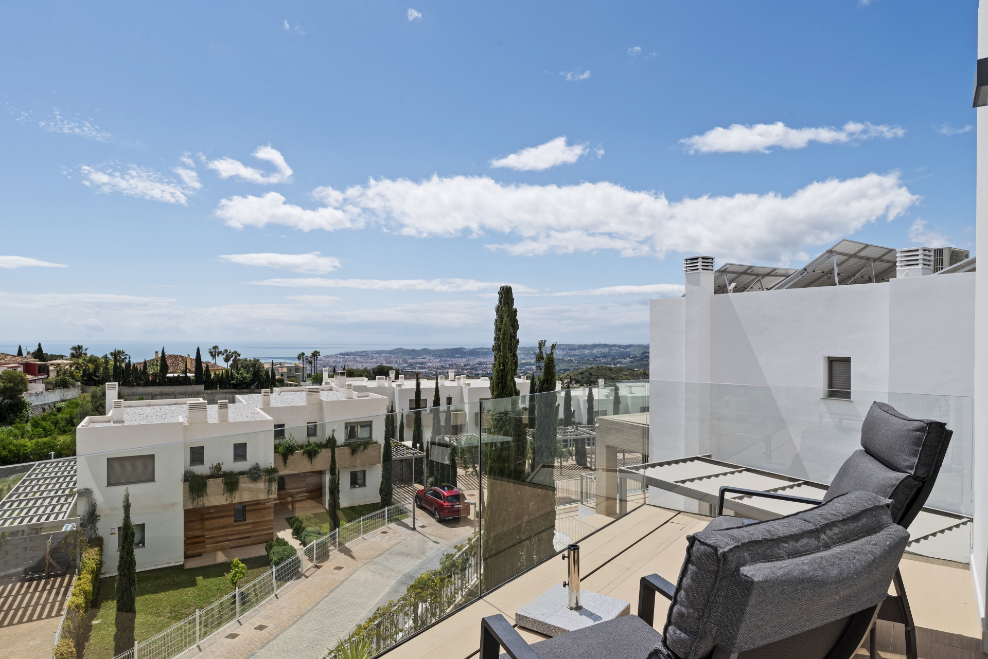 Luxury 3-Bed Semi-Detached House with Pool in Buena Vista, Mijas — Mijas