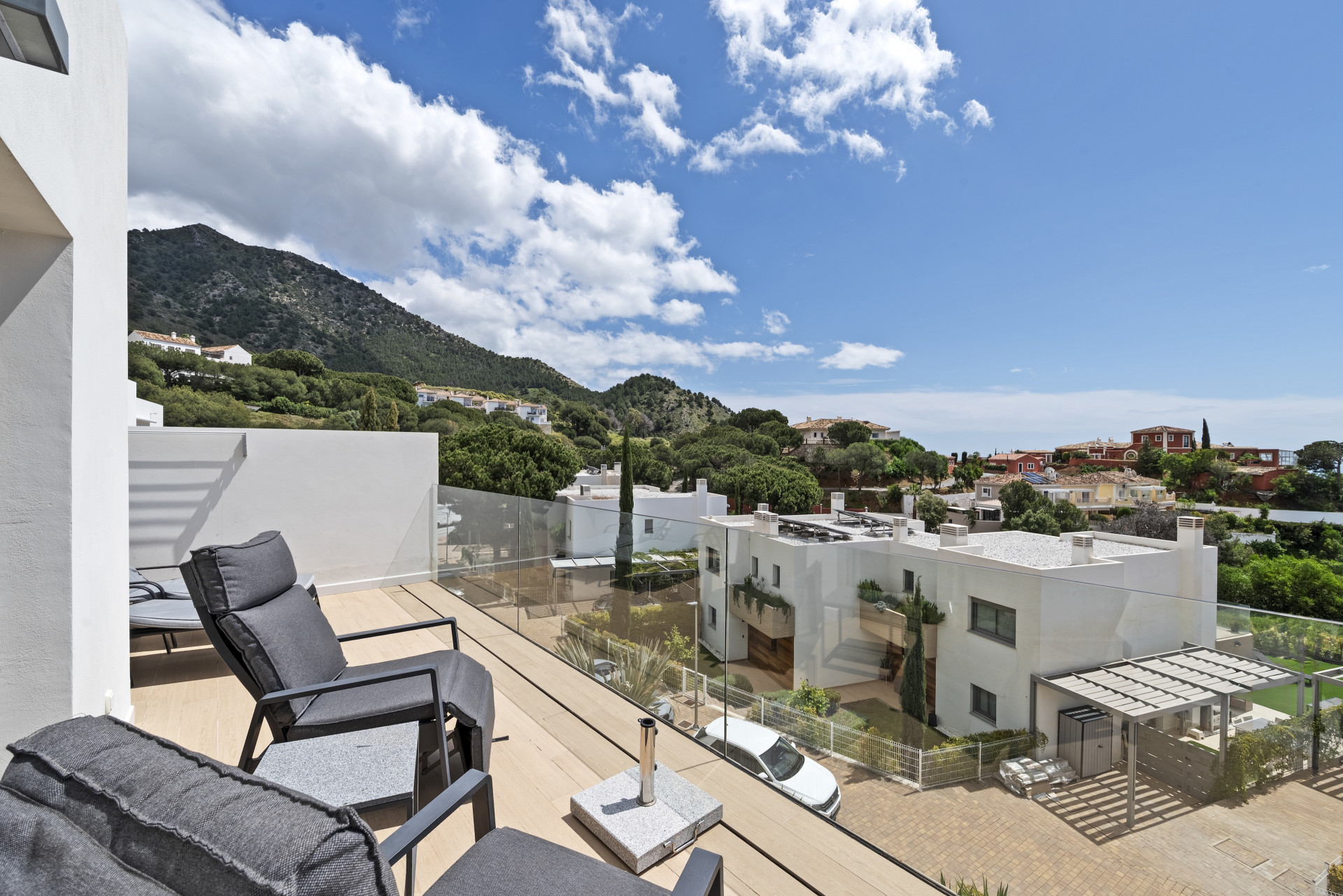Luxury 3-Bed Semi-Detached House with Pool in Buena Vista, Mijas — Mijas