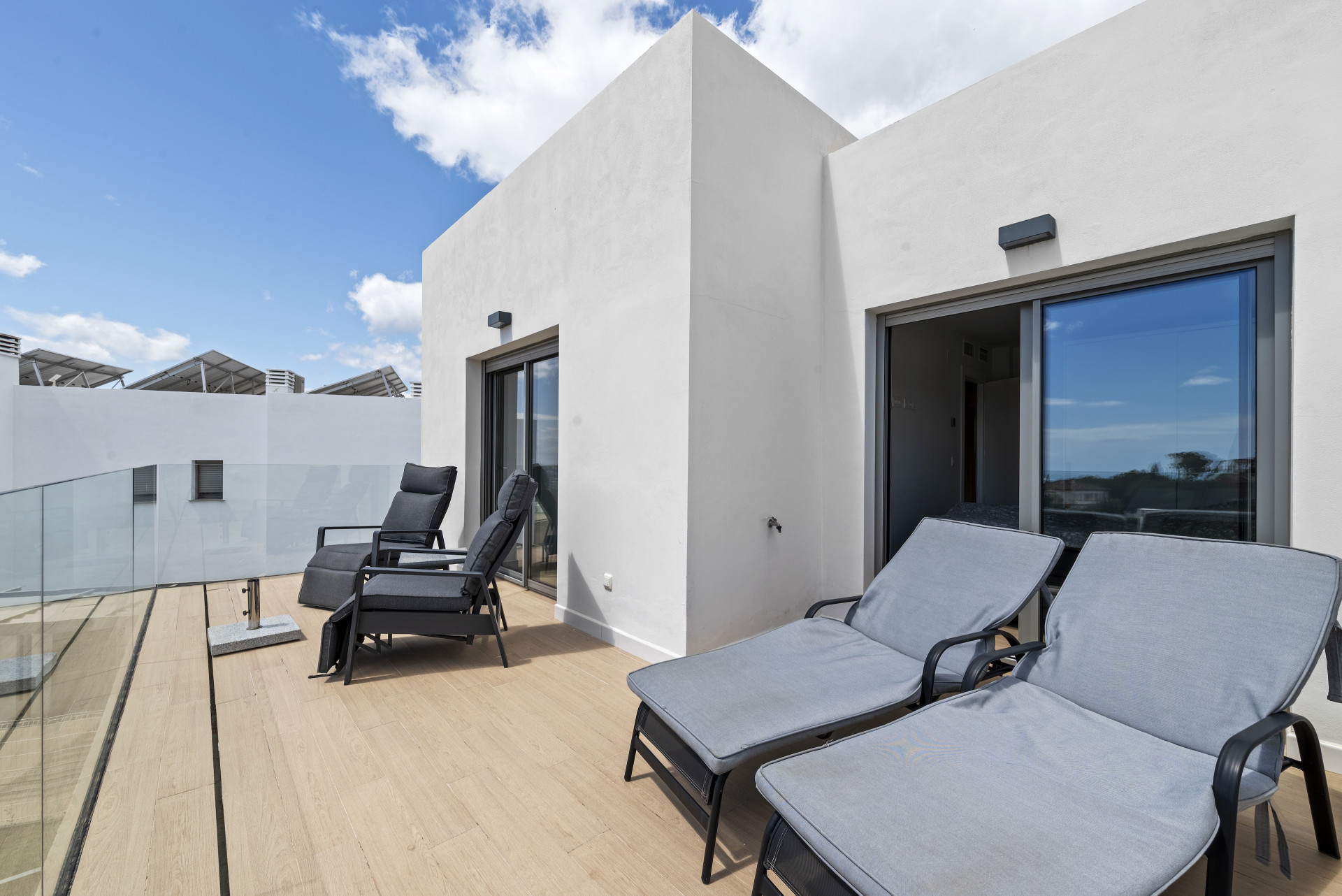 Luxury 3-Bed Semi-Detached House with Pool in Buena Vista, Mijas — Mijas