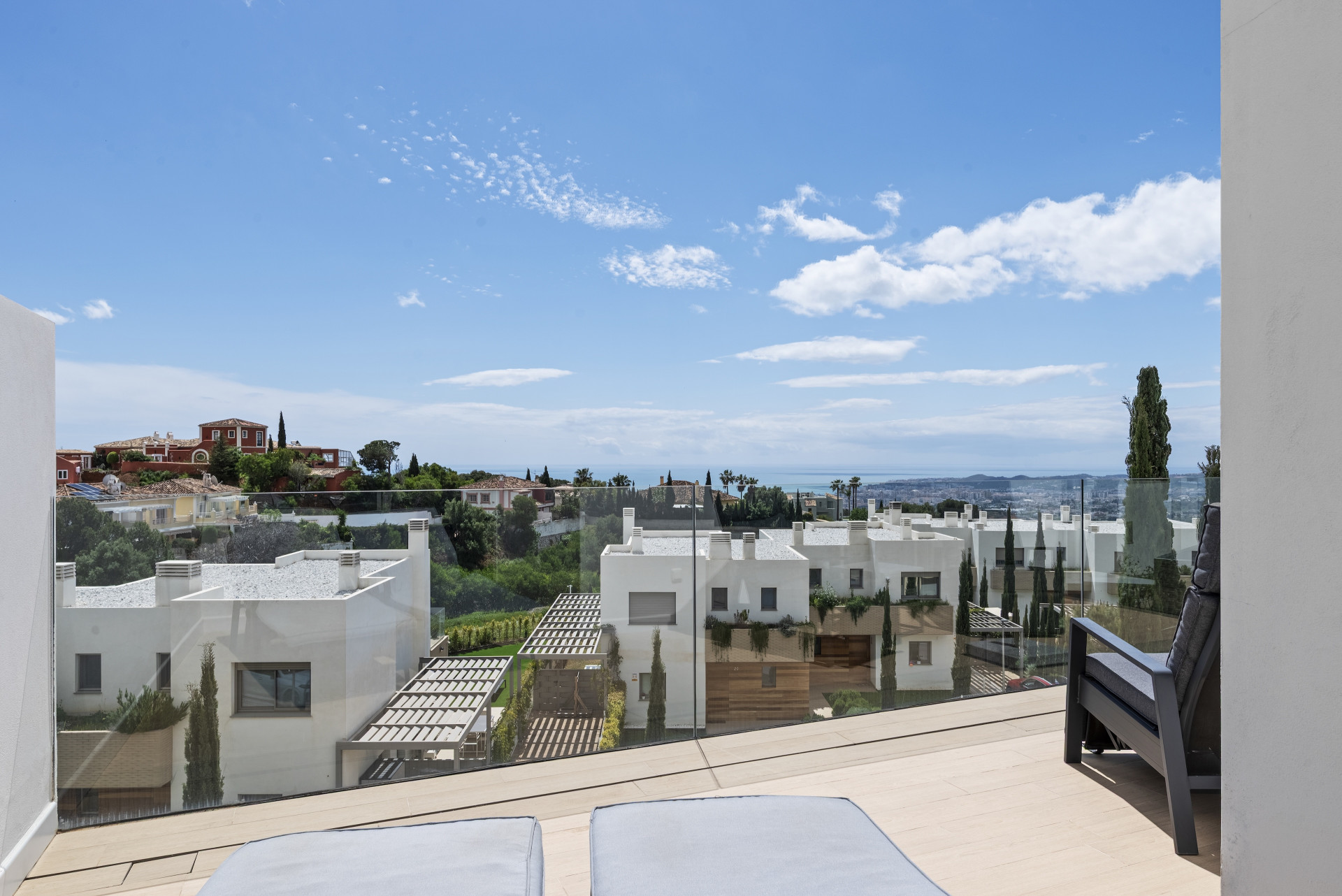 Luxury 3-Bed Semi-Detached House with Pool in Buena Vista, Mijas — Mijas