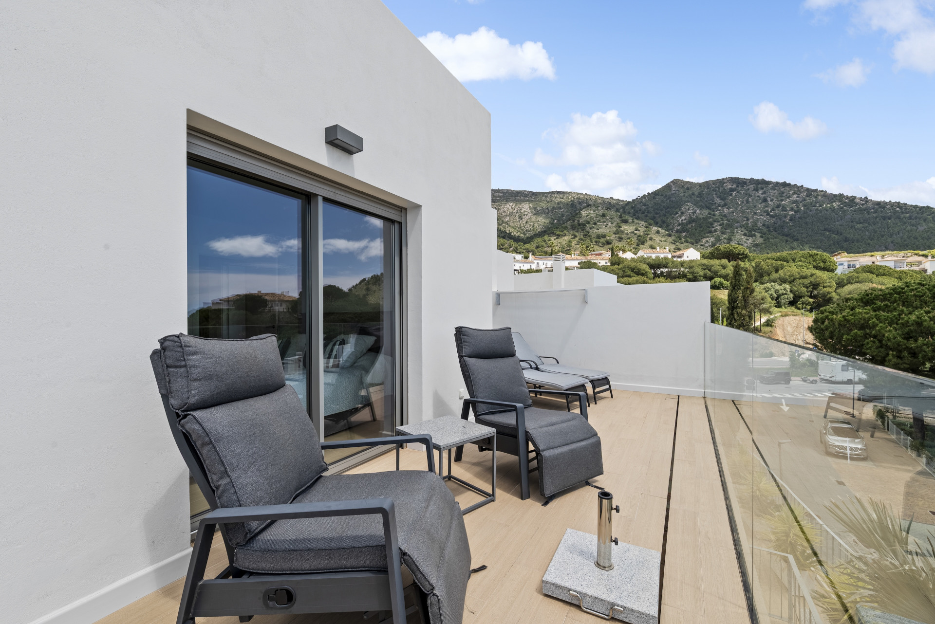 Luxury 3-Bed Semi-Detached House with Pool in Buena Vista, Mijas — Mijas