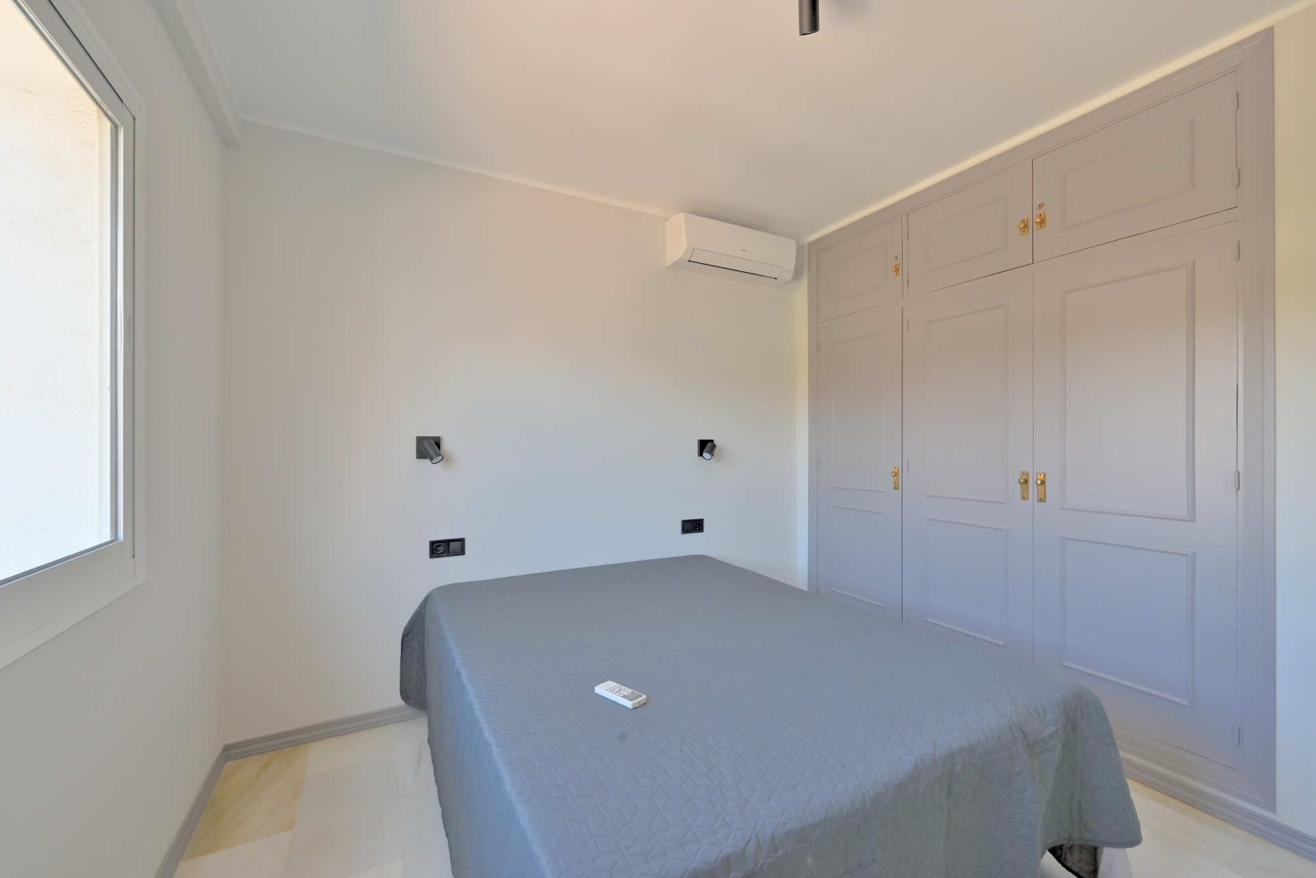Renovated 2-Bed Sea View Apartment in Calahonda, Malaga — Calahonda
