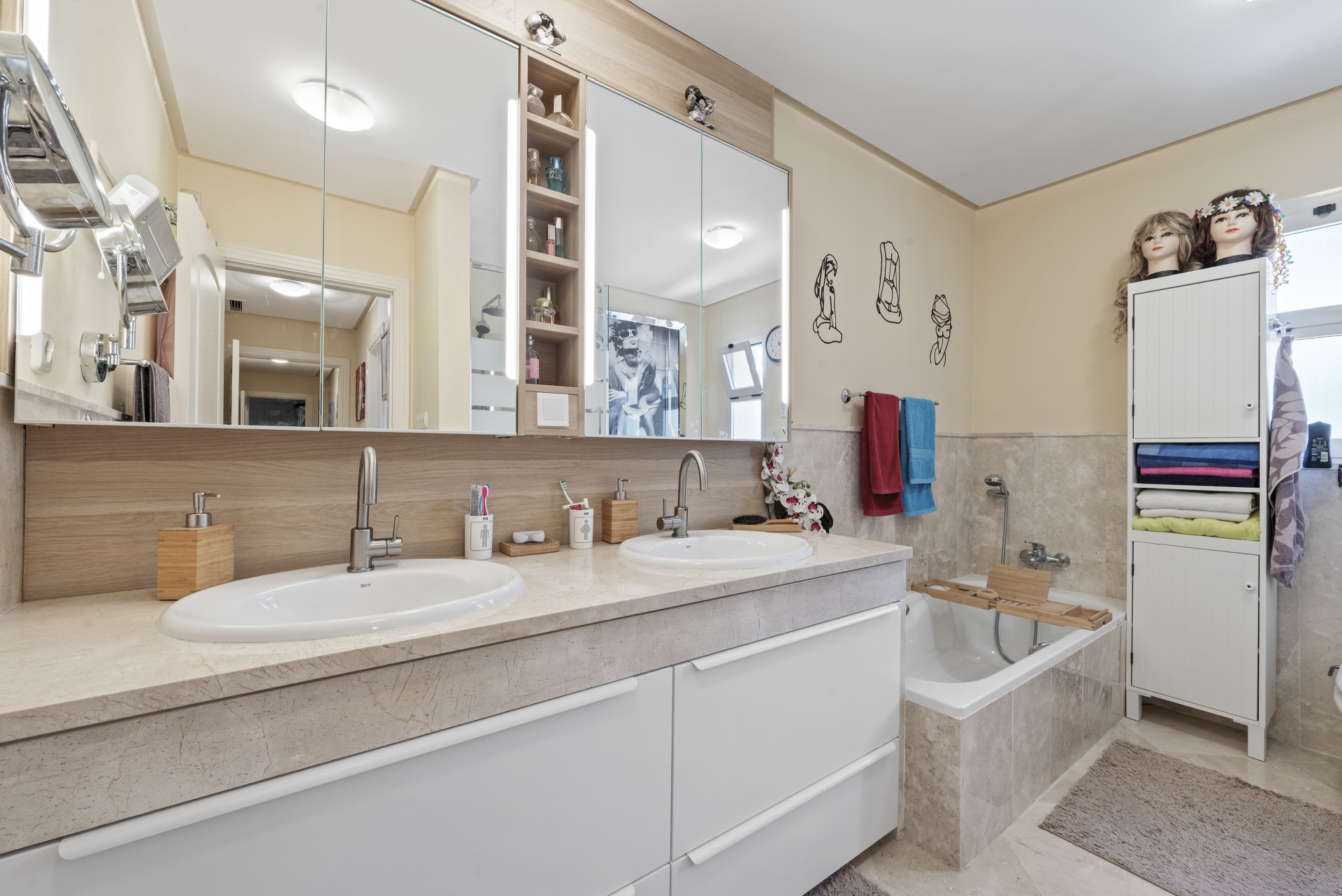 2-Bed Penthouse with Sea Views, La Mairena, Marbella East — Marbella Este - La Mairena