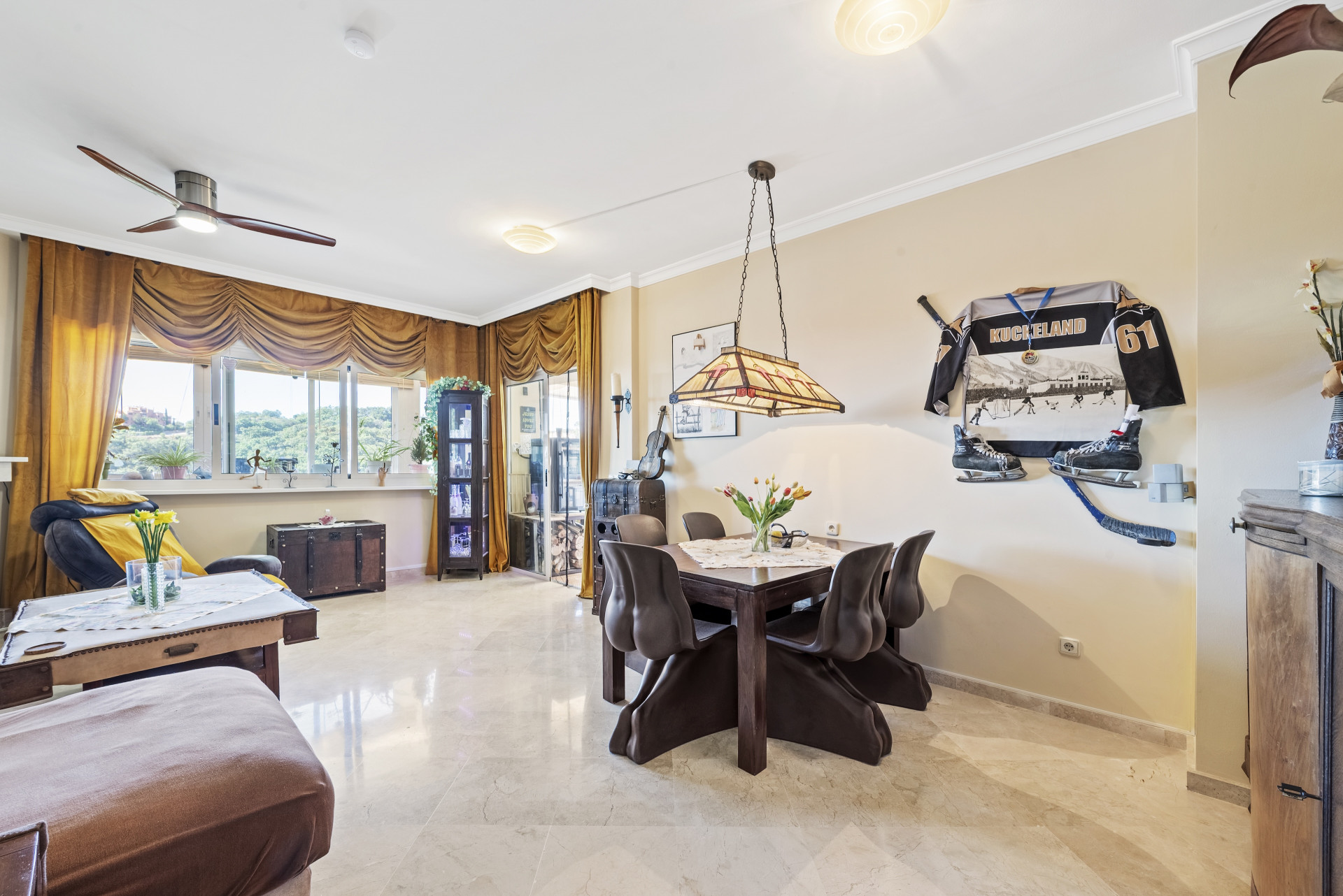 2-Bed Penthouse with Sea Views, La Mairena, Marbella East — Marbella Este - La Mairena