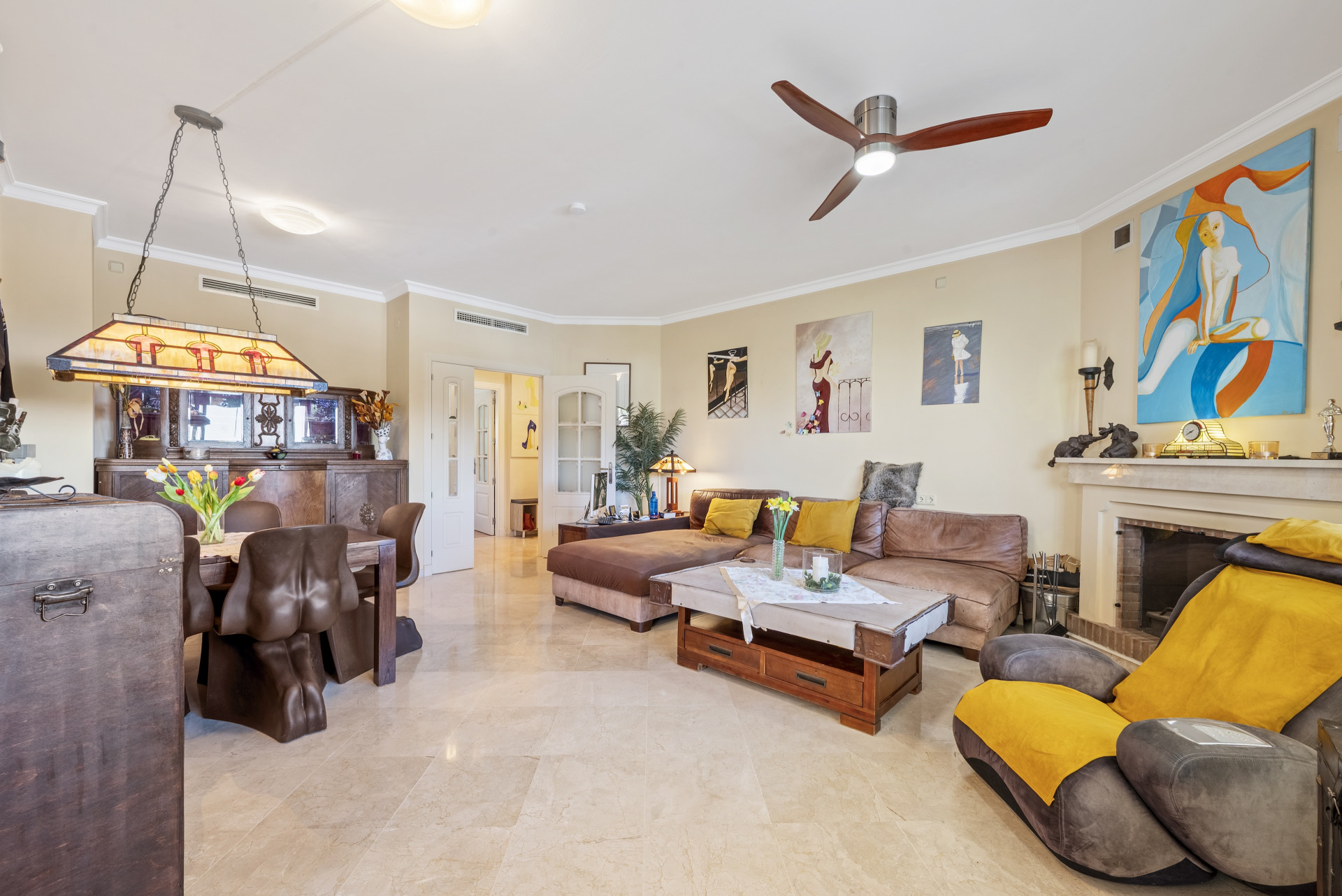 2-Bed Penthouse with Sea Views, La Mairena, Marbella East — Marbella Este - La Mairena