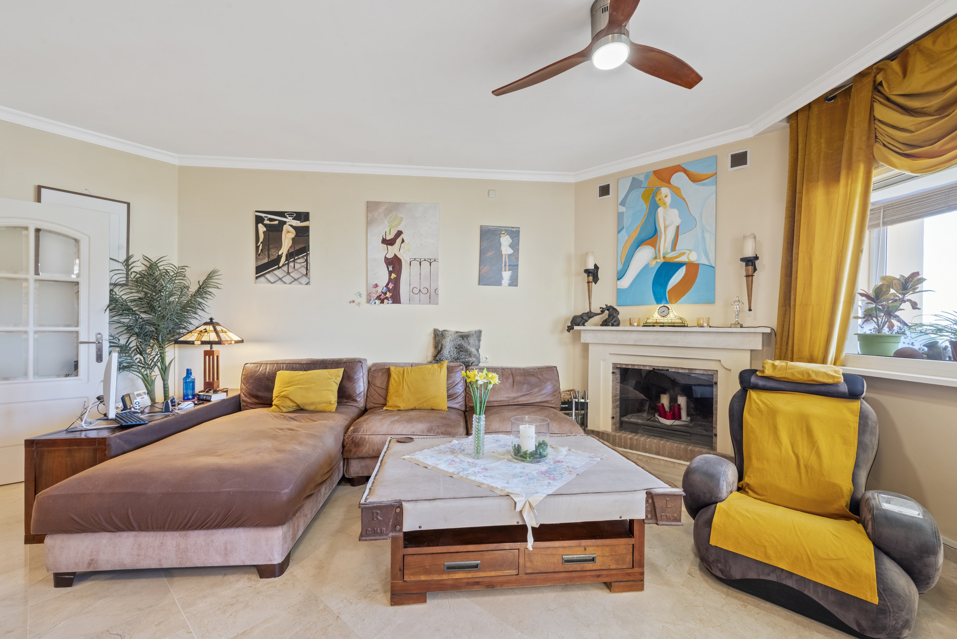 2-Bed Penthouse with Sea Views, La Mairena, Marbella East — Marbella Este - La Mairena