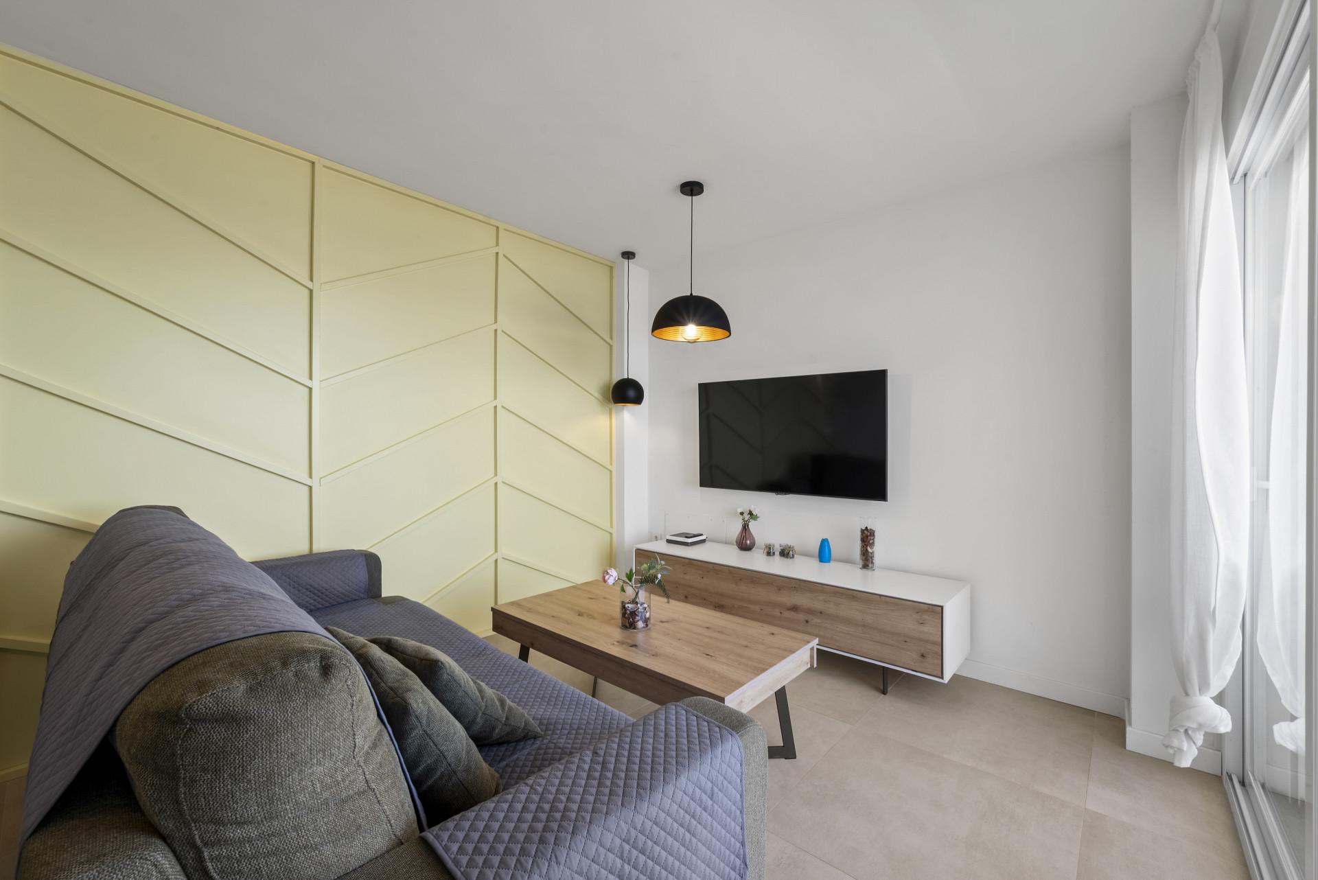 Refurbished 2-Bed Beachfront Apartment in Fuengirola, Malaga — Fuengirola