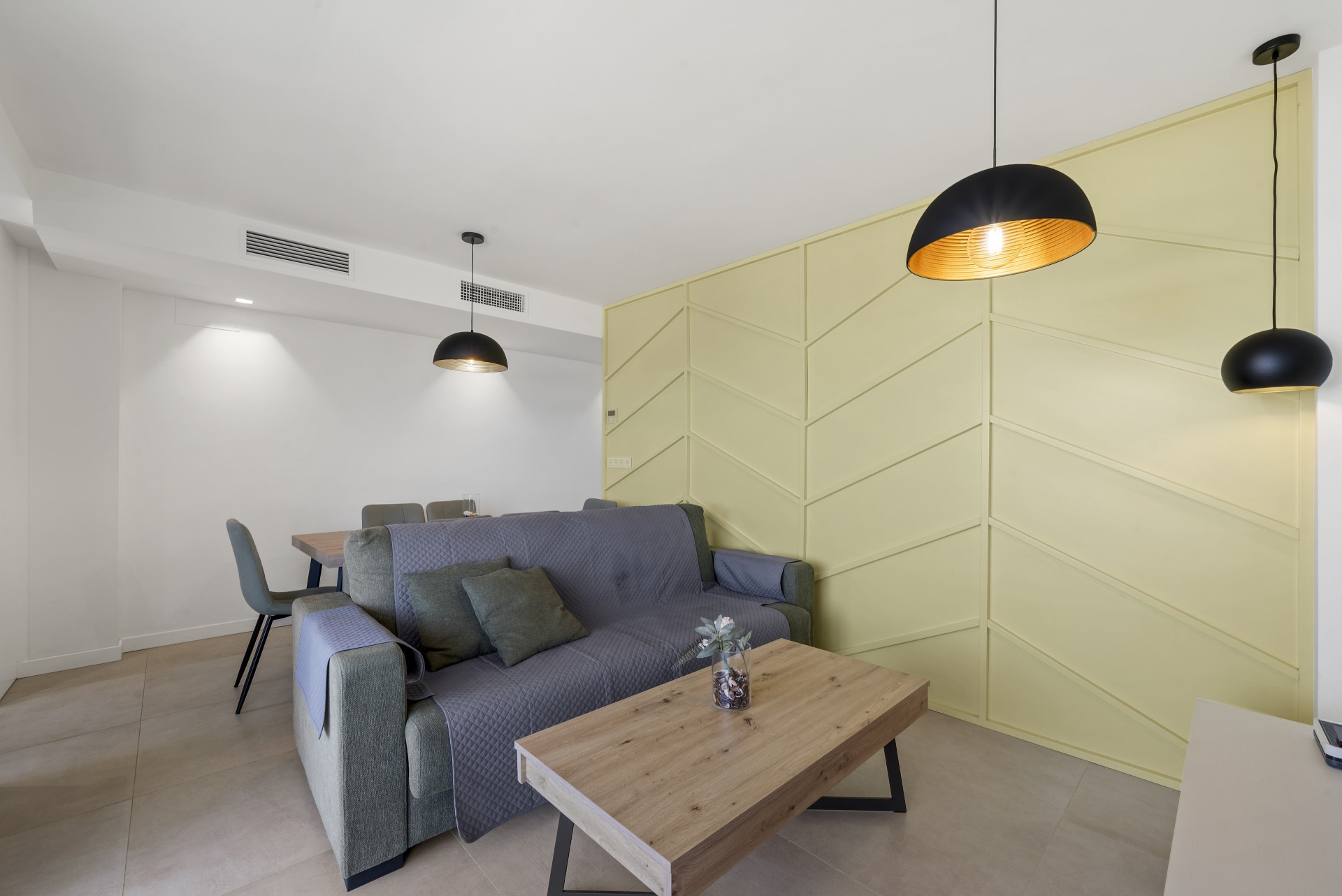 Refurbished 2-Bed Beachfront Apartment in Fuengirola, Malaga — Fuengirola