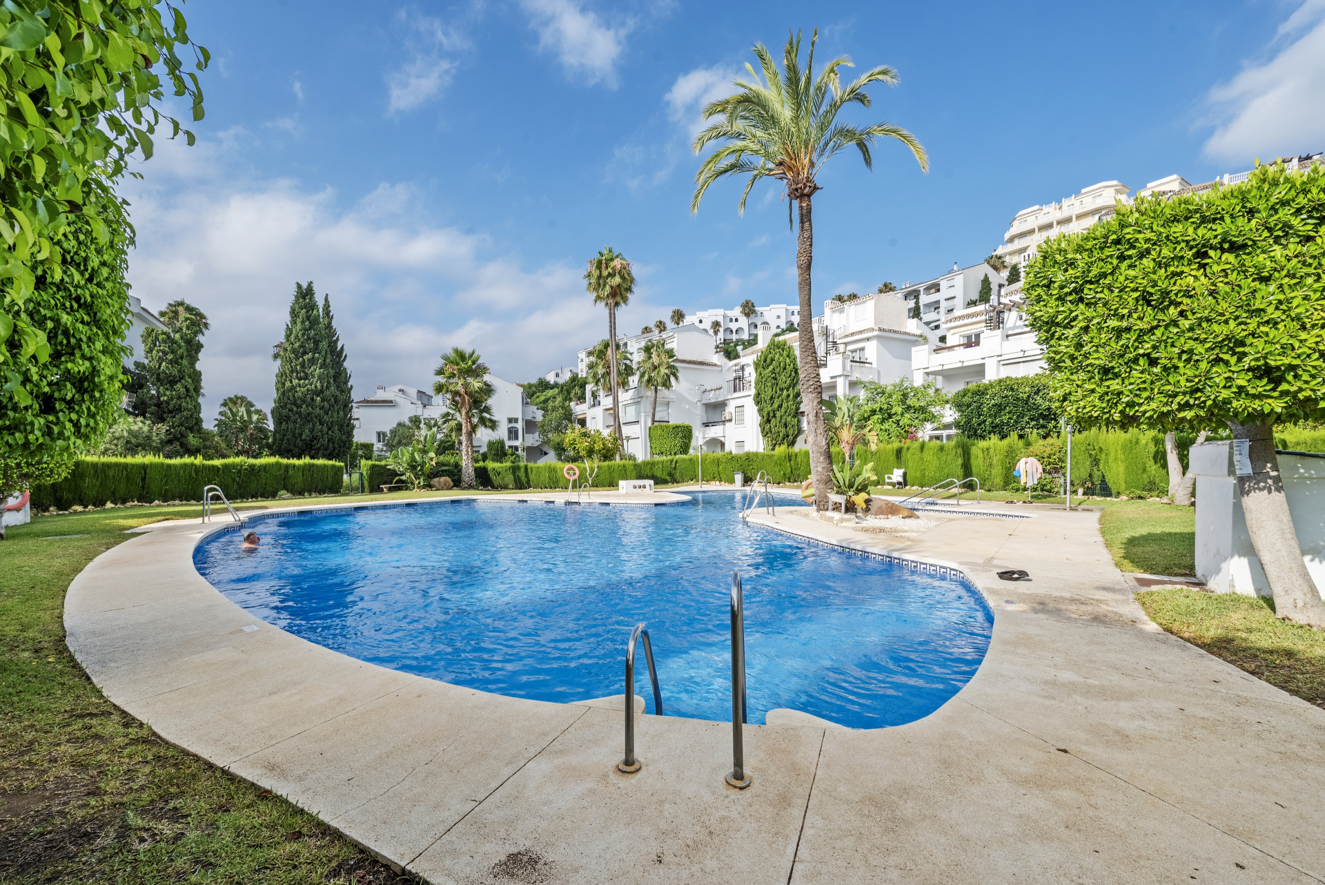 Ático dúplex reformado con terraza, Riviera del Sol — Riviera del Sol