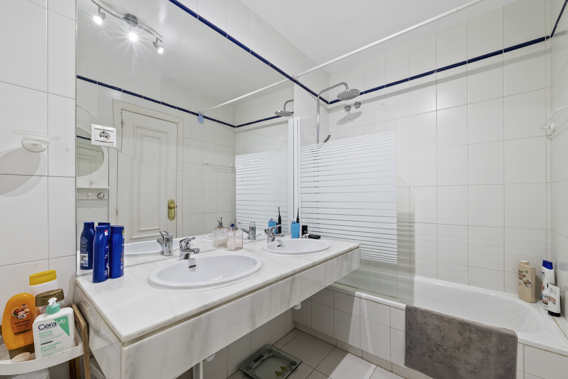 Renovated 2-Bed Duplex Penthouse with Terrace, Riviera del Sol — Riviera del Sol