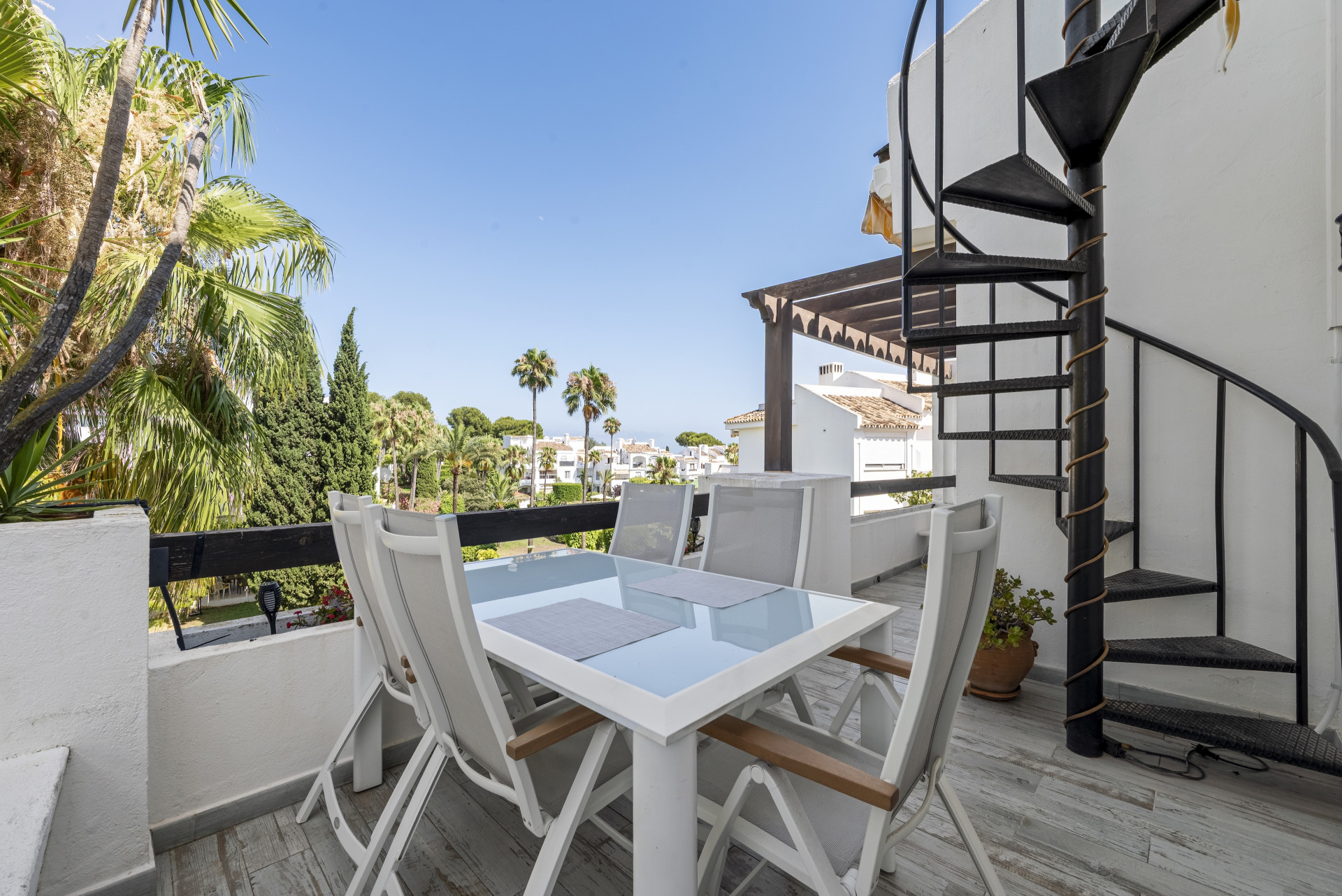 Renovated 2-Bed Duplex Penthouse with Terrace, Riviera del Sol — Riviera del Sol