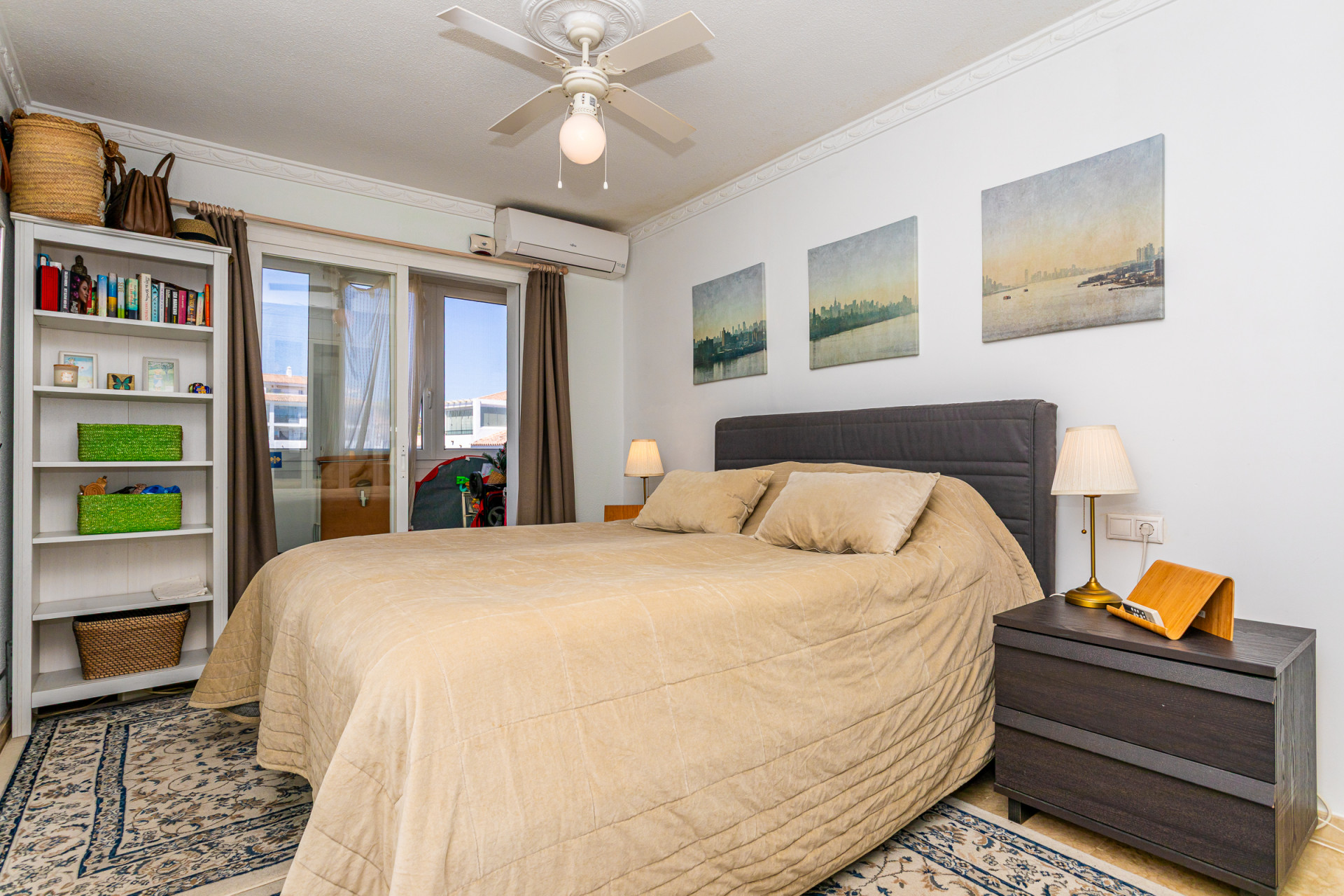 2-Bed Penthouse with Solarium & Sea Views, Lower Calahonda — Calahonda
