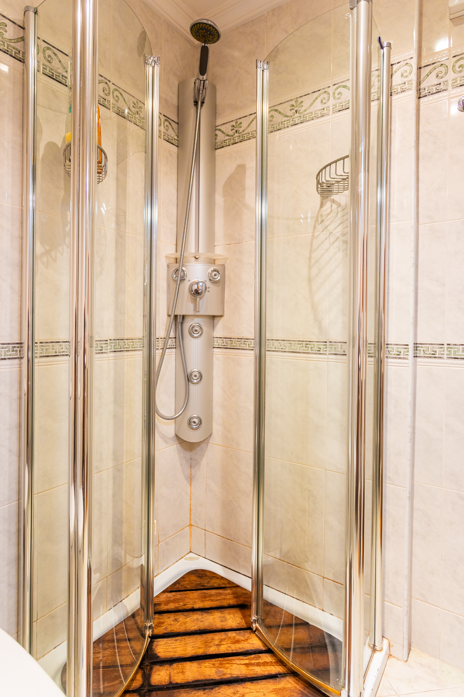 2-Bed Penthouse with Solarium & Sea Views, Lower Calahonda — Calahonda