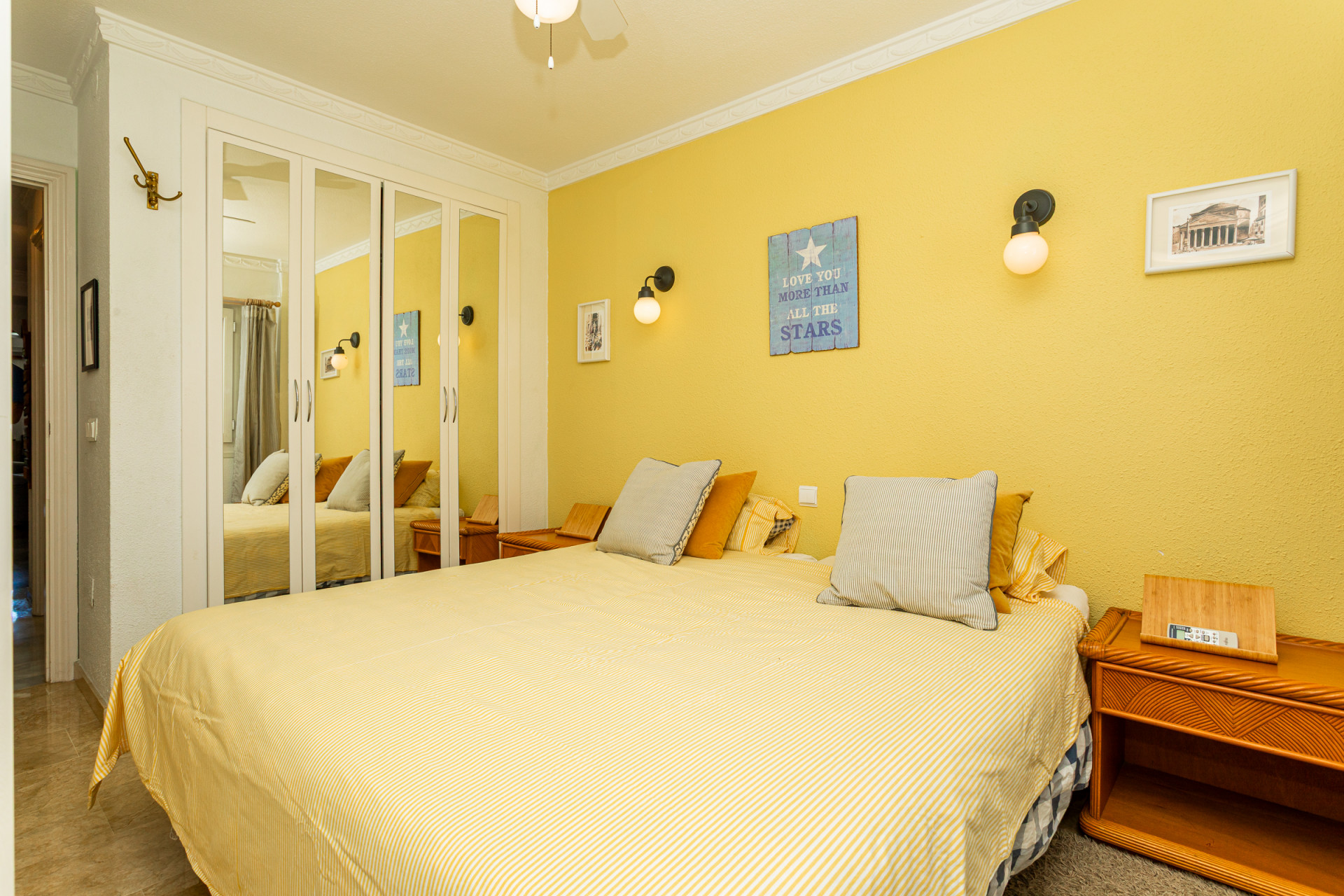 2-Bed Penthouse with Solarium & Sea Views, Lower Calahonda — Calahonda