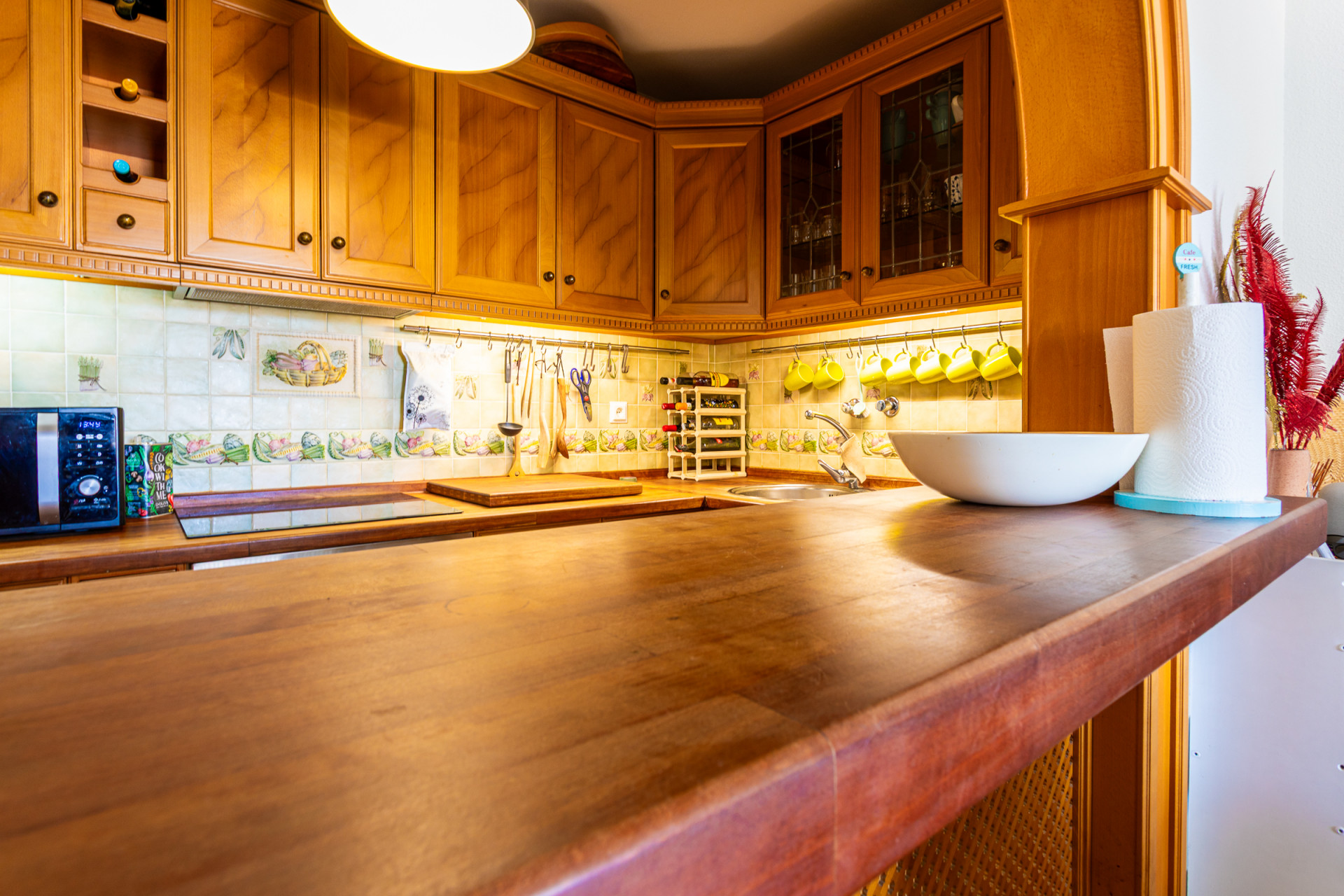 2-Bed Penthouse with Solarium & Sea Views, Lower Calahonda — Calahonda