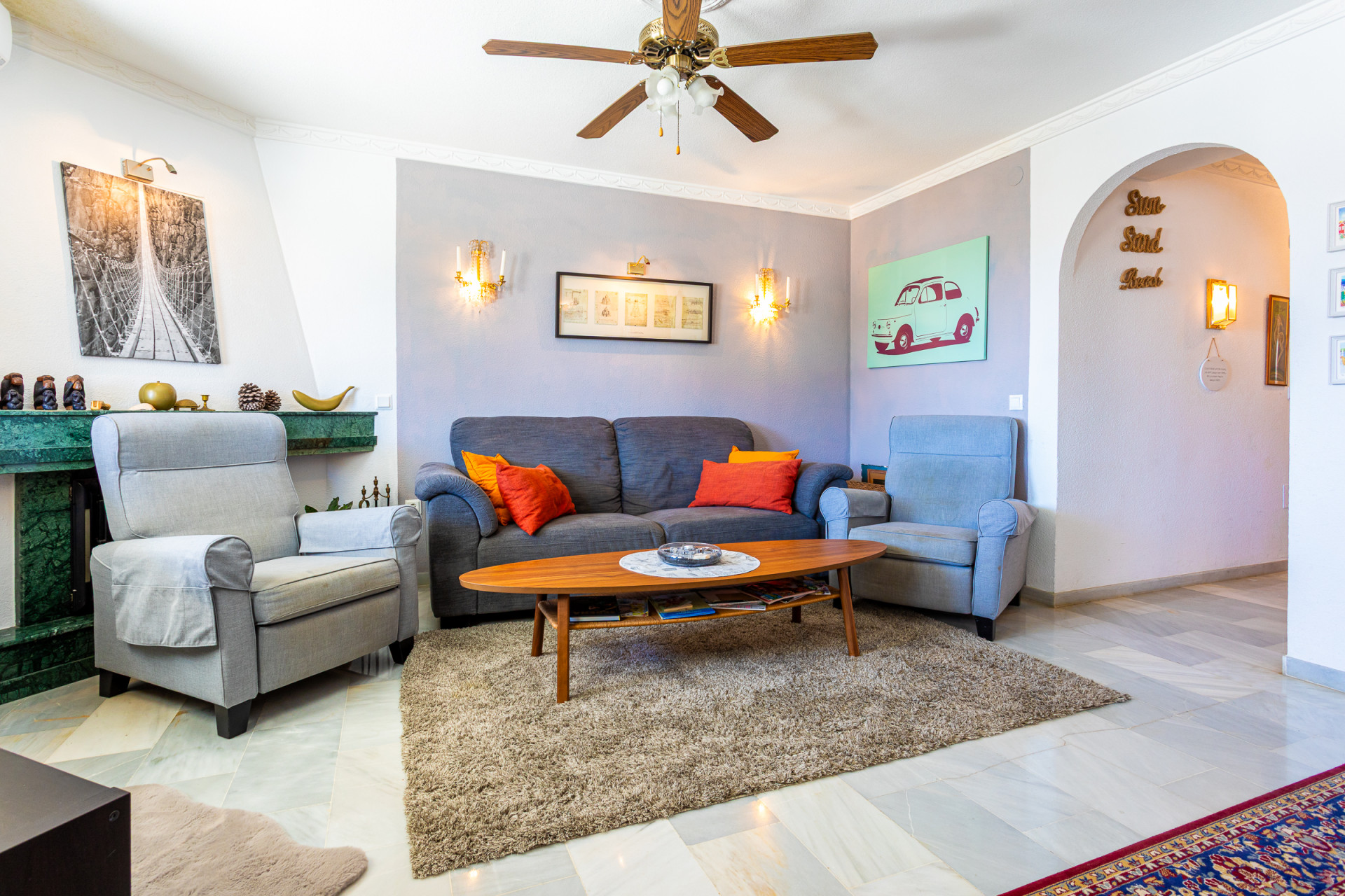 2-Bed Penthouse with Solarium & Sea Views, Lower Calahonda — Calahonda