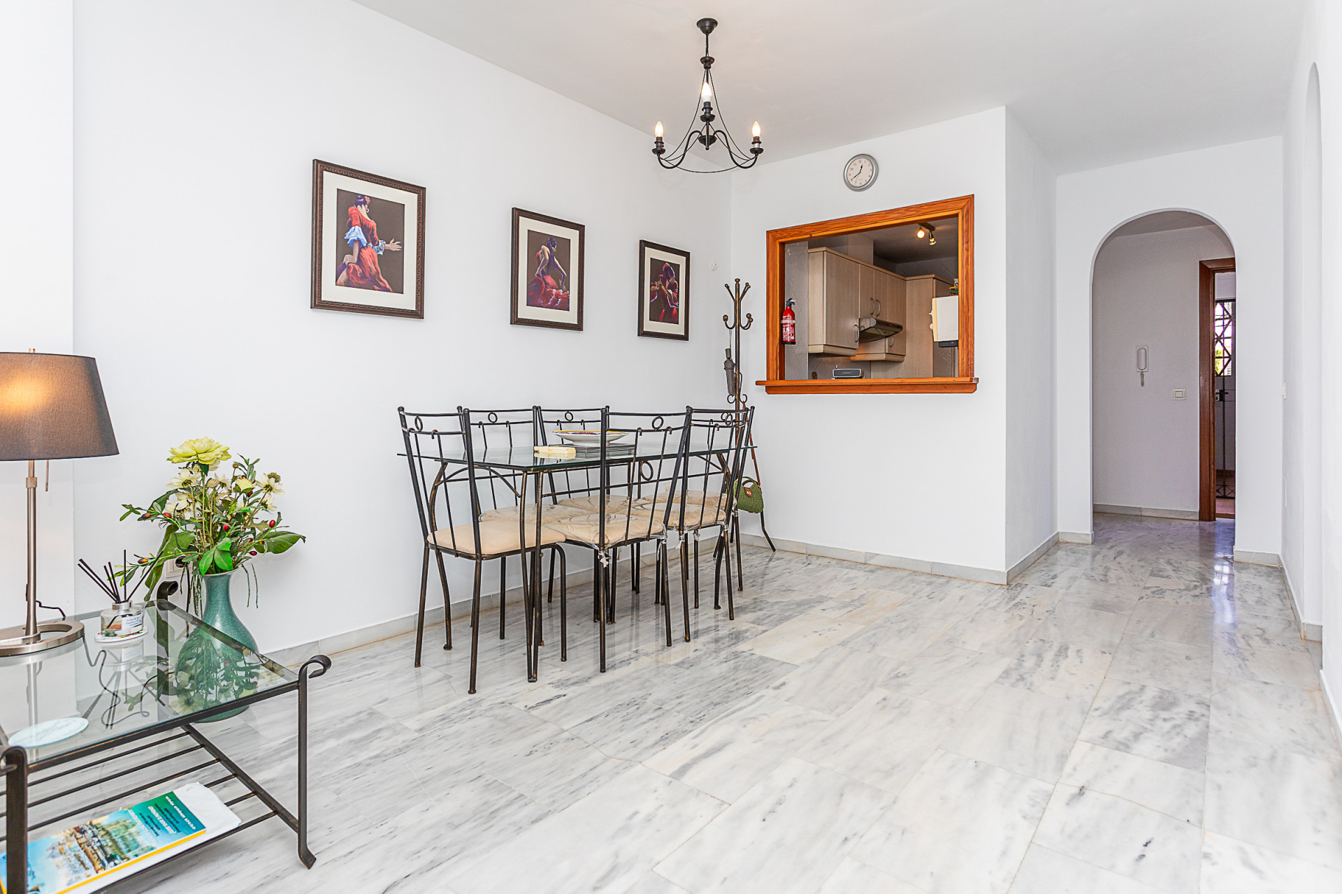 Two-Bedroom Apartment with Pool Views in Calahonda, Malaga — Calahonda