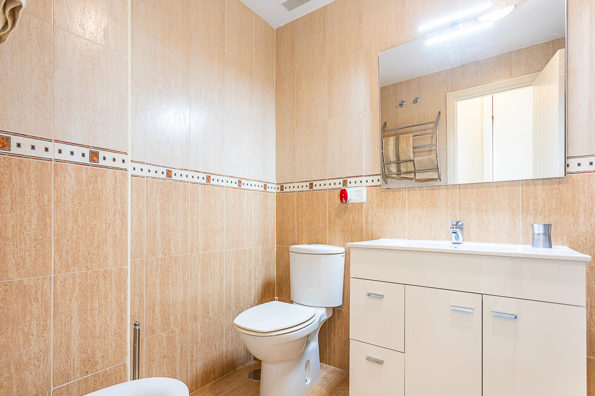 Two-Bedroom Apartment with Pool Views in Calahonda, Malaga — Calahonda