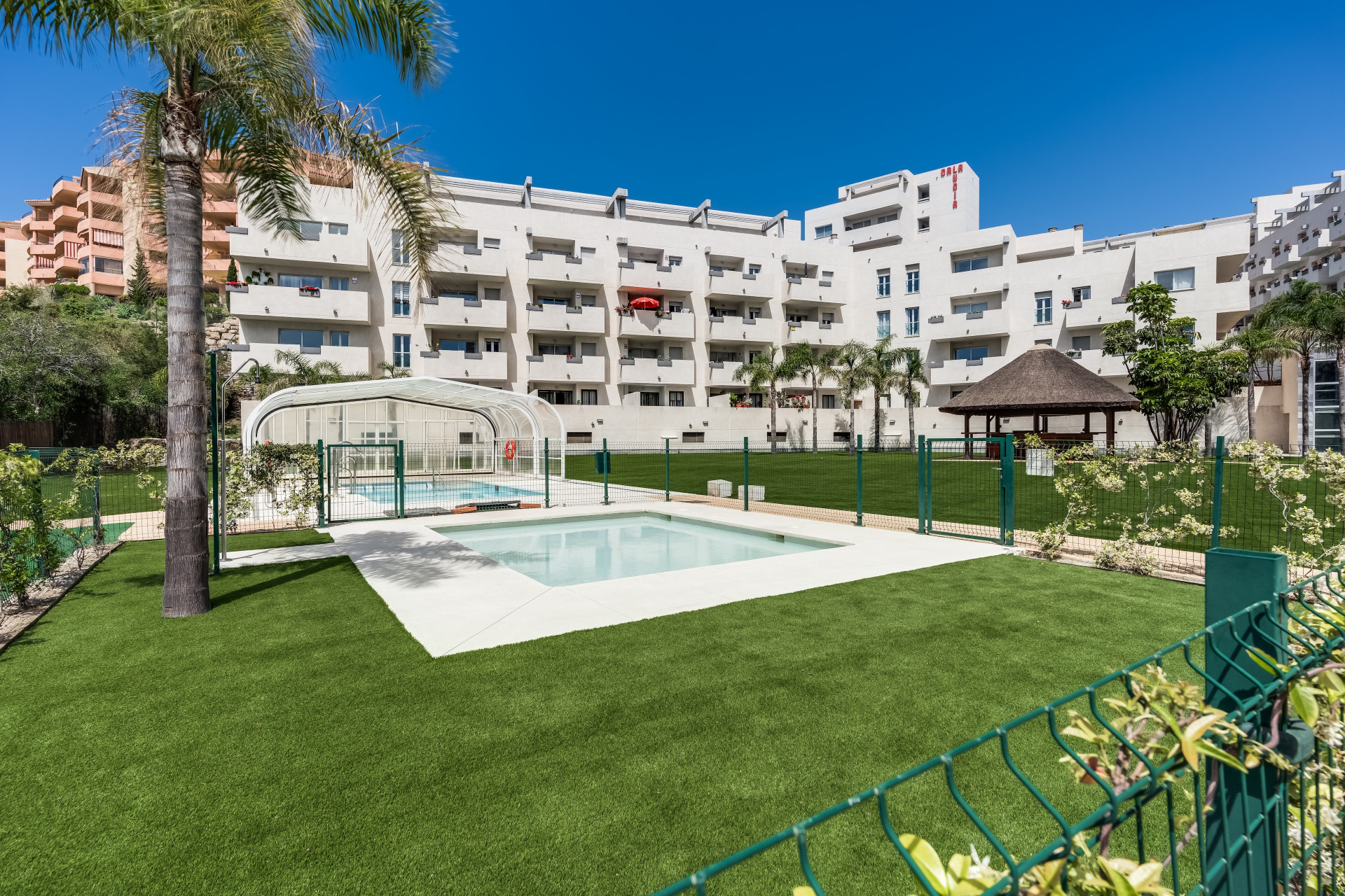 Elegant 2-Bed Penthouse with Sea Views, Riviera del Sol — Riviera del Sol