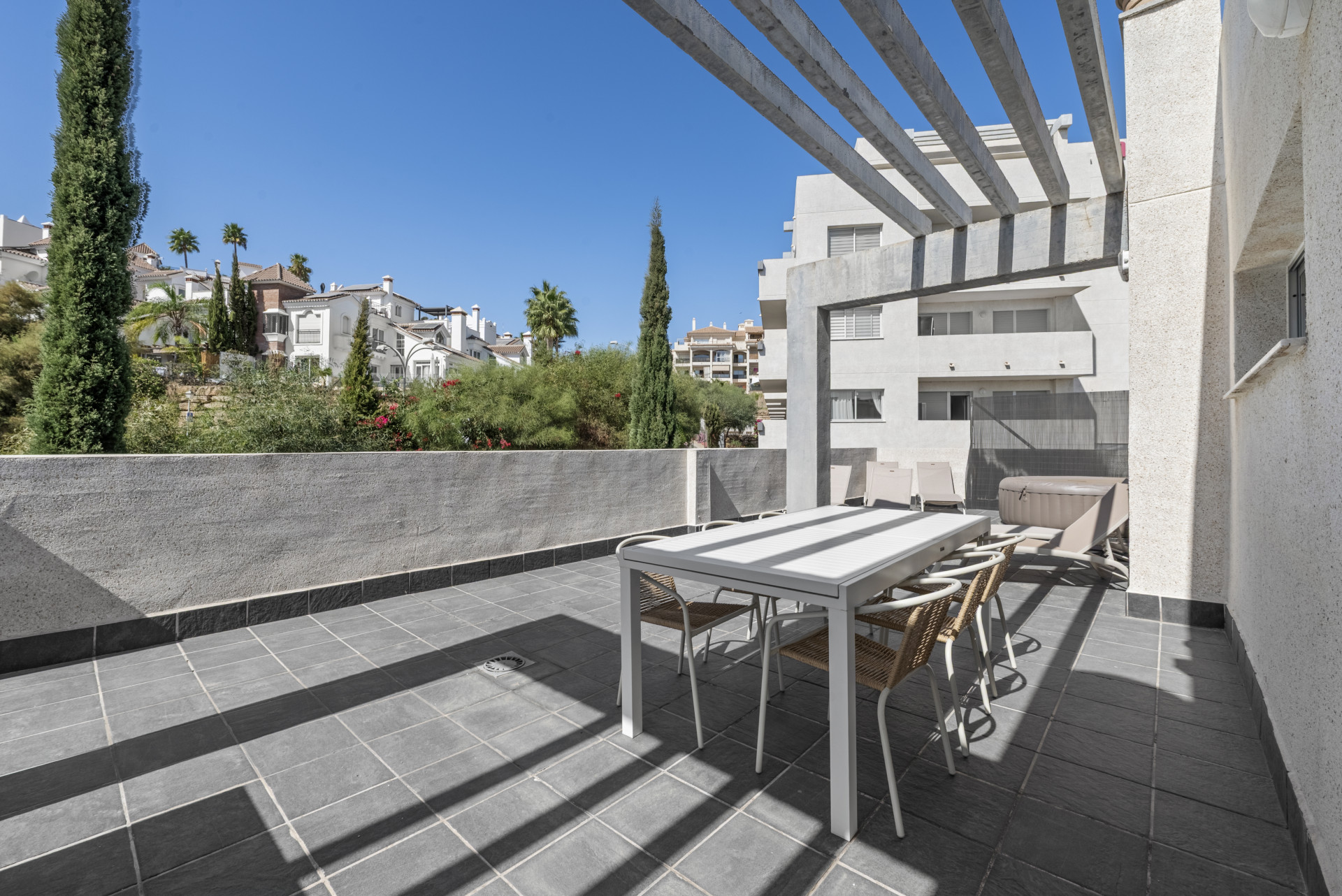 Elegant 2-Bed Penthouse with Sea Views, Riviera del Sol — Riviera del Sol