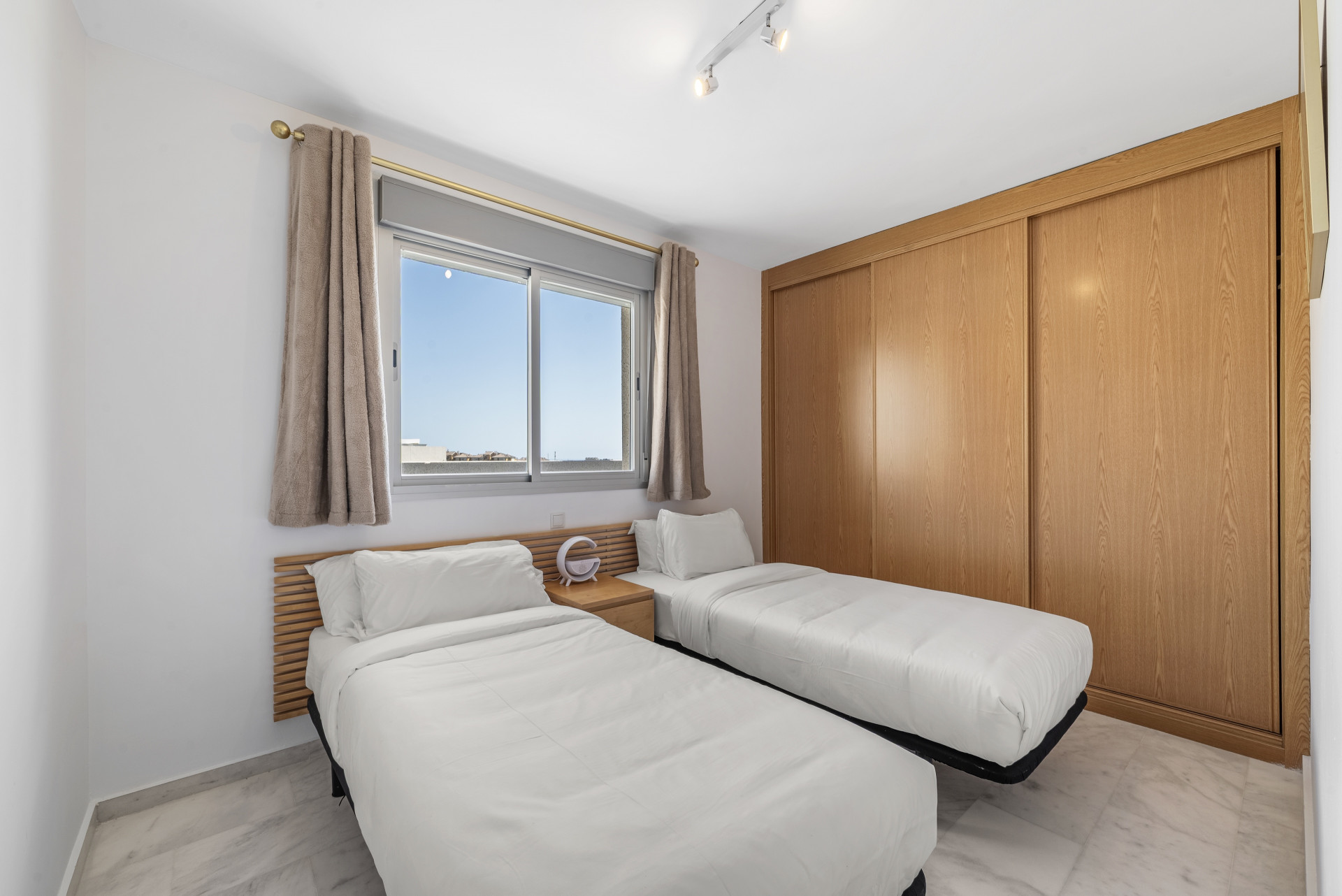 Elegant 2-Bed Penthouse with Sea Views, Riviera del Sol — Riviera del Sol