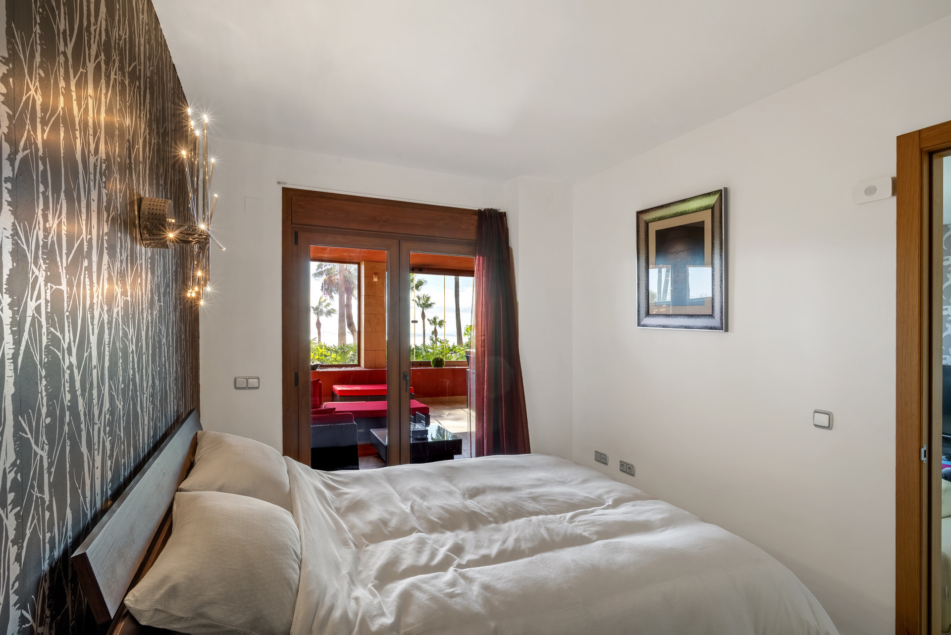 Ground Floor Apartment with Terrace & Sea Views, Reserva del Higuerón — Reserva del Higuerón