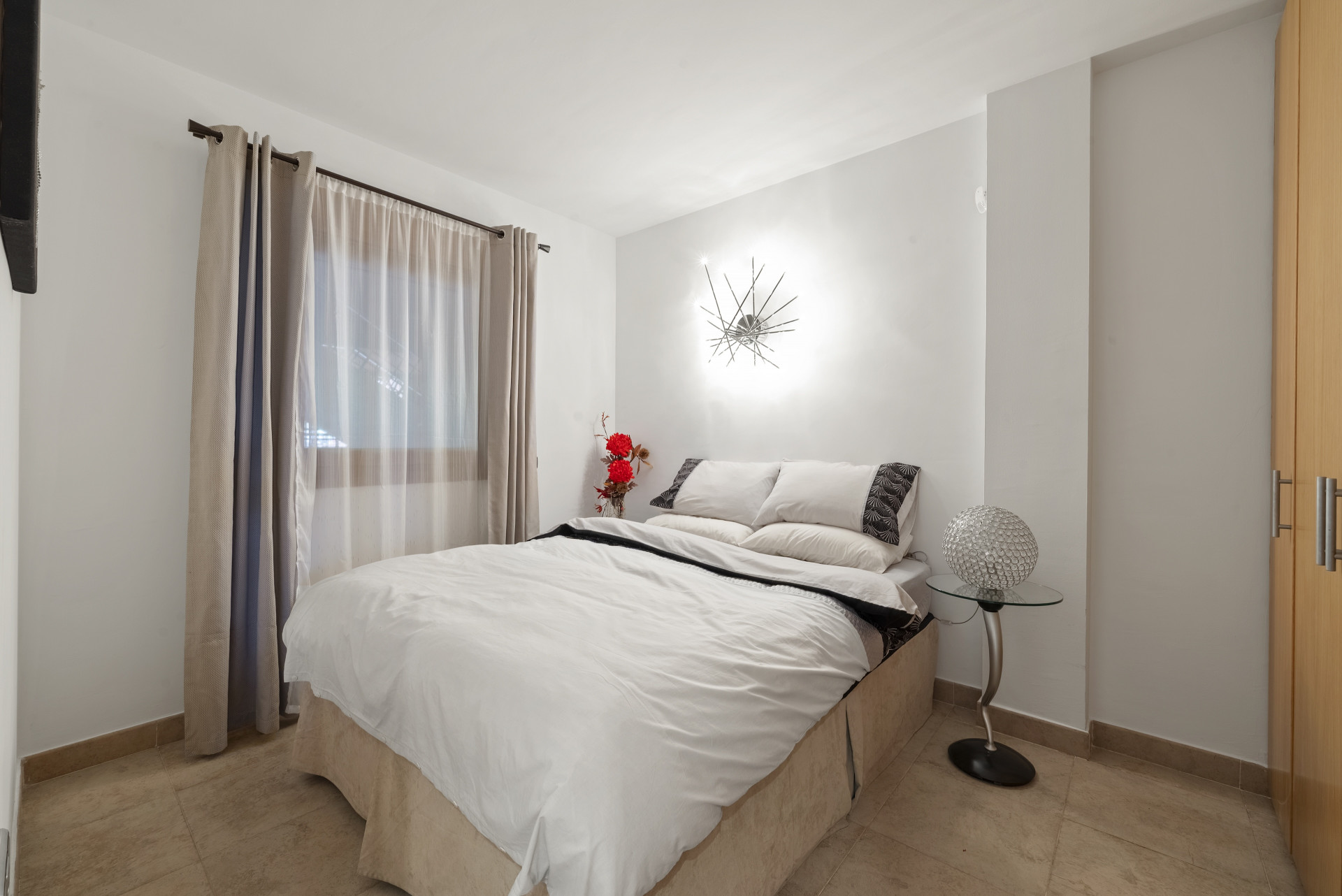 Ground Floor Apartment with Terrace & Sea Views, Reserva del Higuerón — Reserva del Higuerón