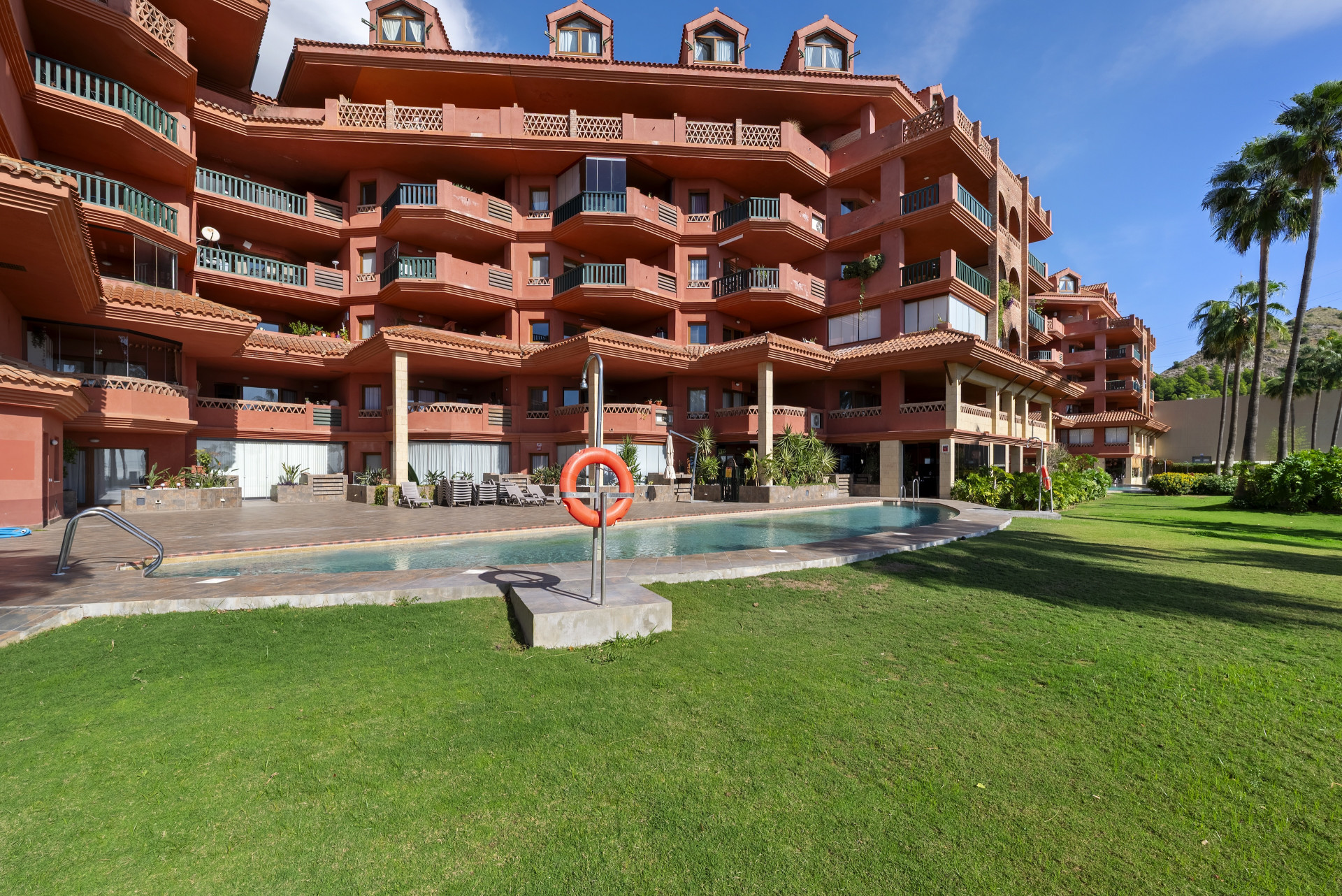 Ground Floor Apartment with Terrace & Sea Views, Reserva del Higuerón — Reserva del Higuerón