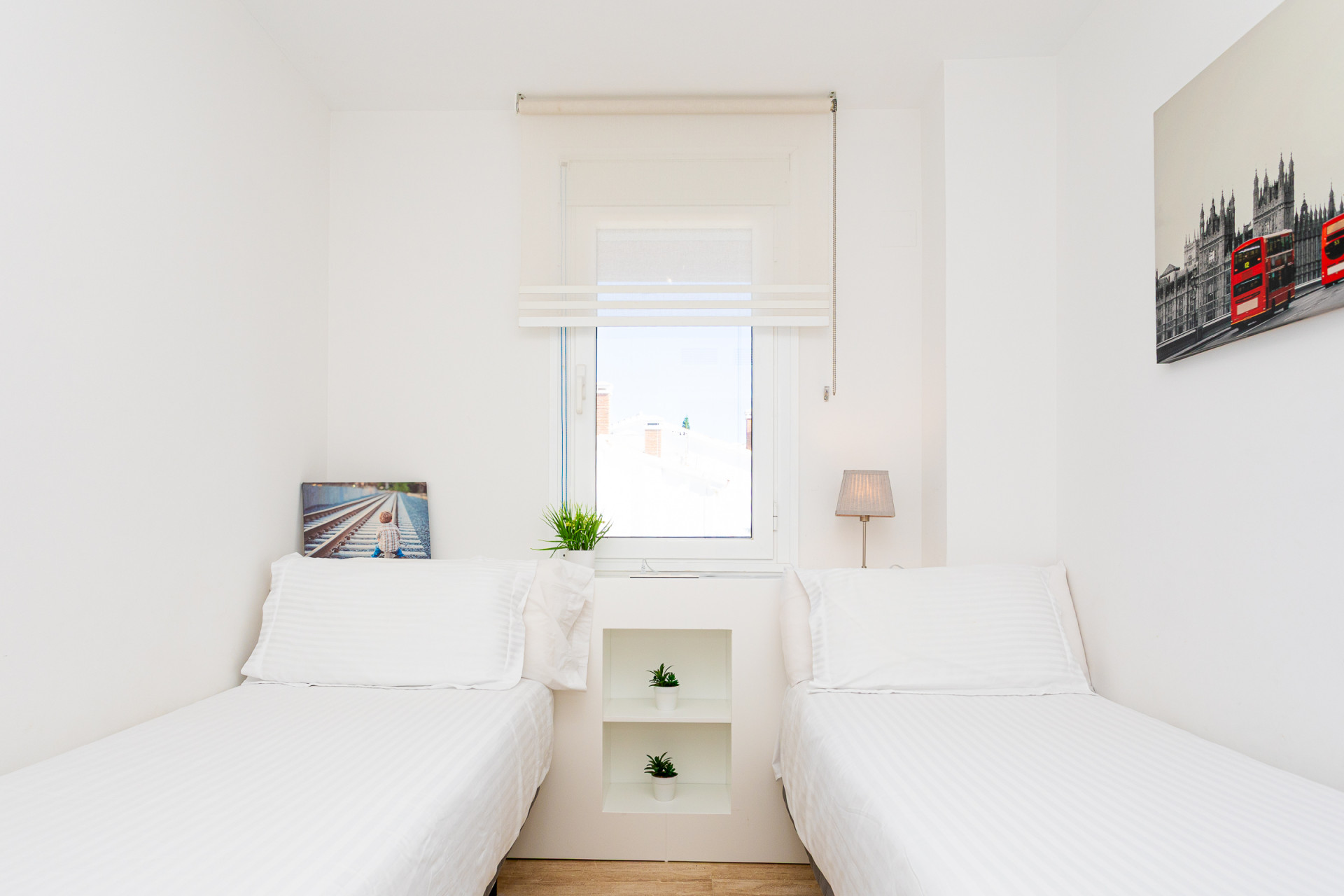 Renovated Sea View Corner Apartment in Alicate Playa, Marbella East — Marbella Este