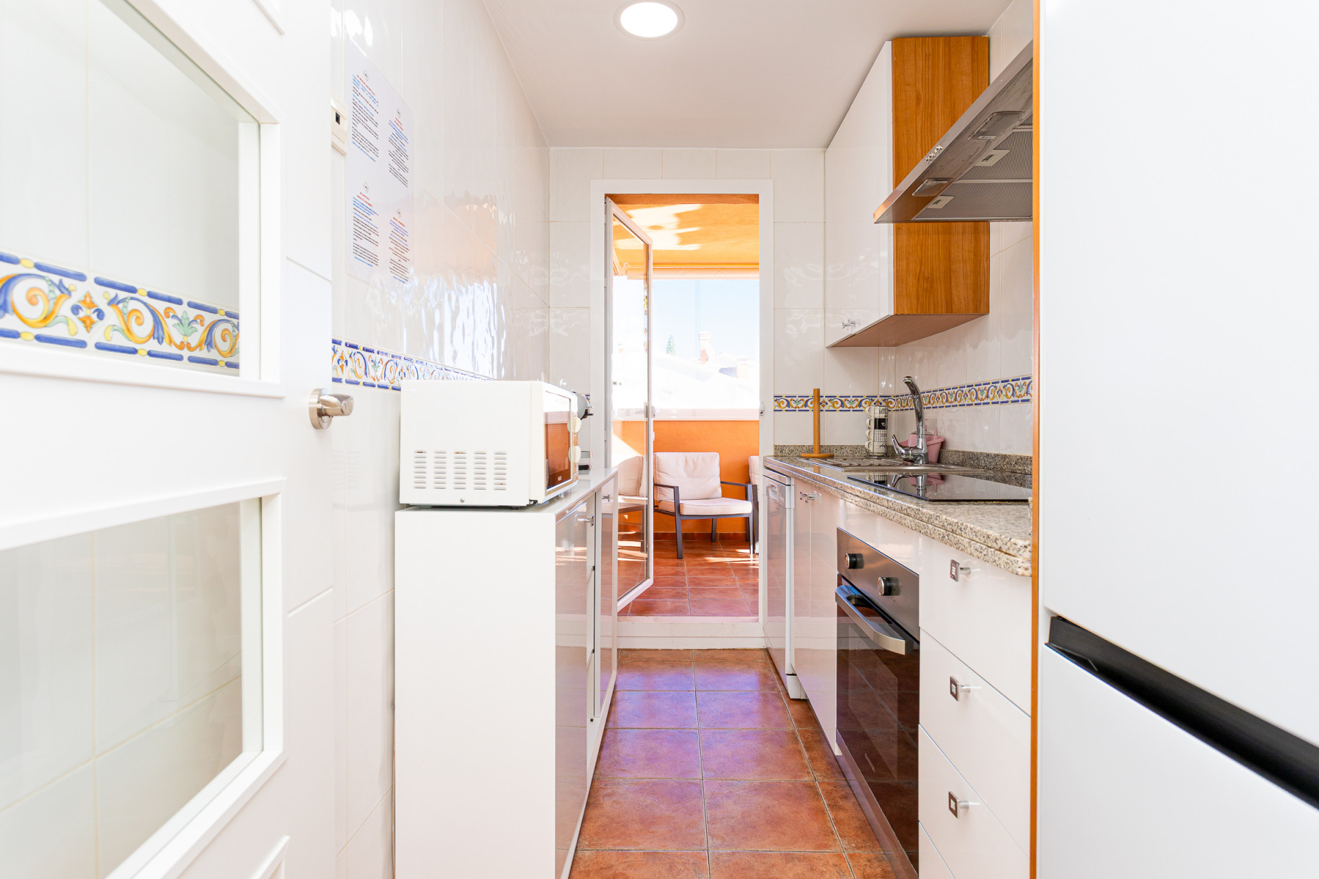 Renovated Sea View Corner Apartment in Alicate Playa, Marbella East — Marbella Este