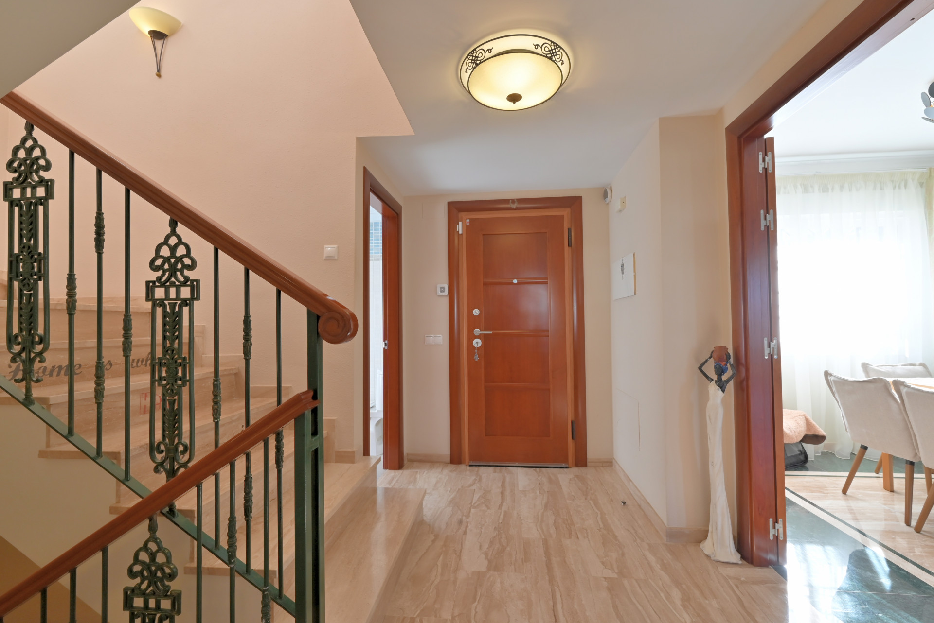 Spacious 4-Bed Town House with Pool in Calahonda, Malaga — Calahonda