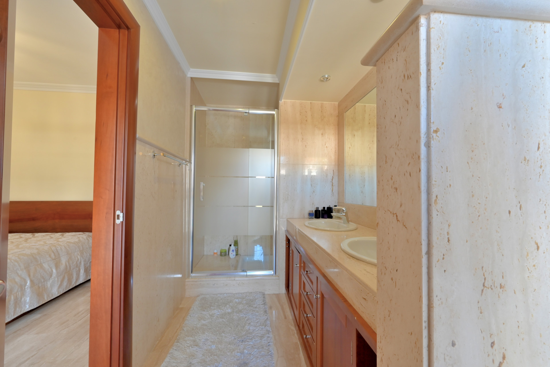 Spacious 4-Bed Town House with Pool in Calahonda, Malaga — Calahonda