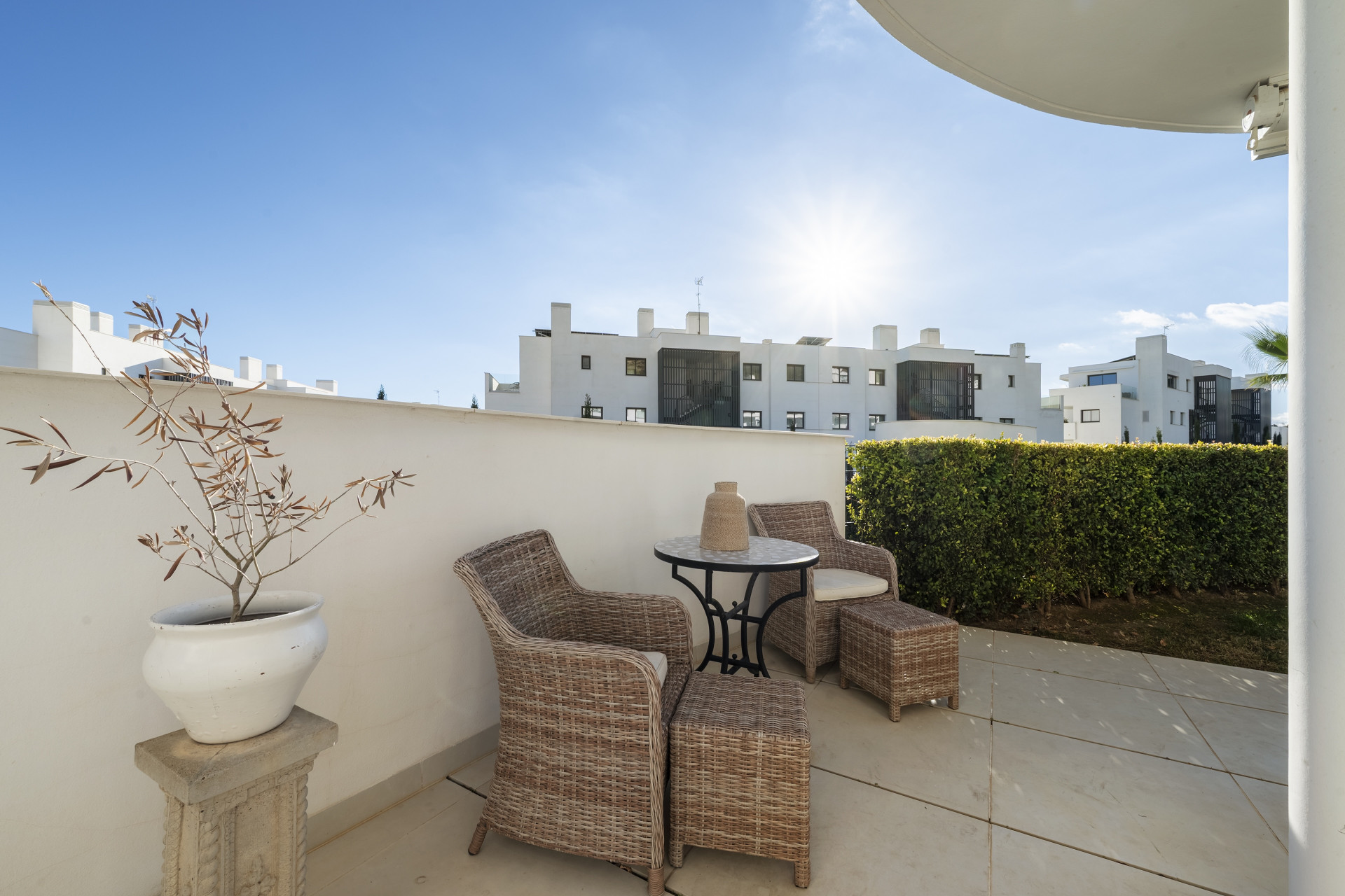 Ground Floor Apartment with Pool Views in Reserva del Higueron, Fuengirola — El Higueron