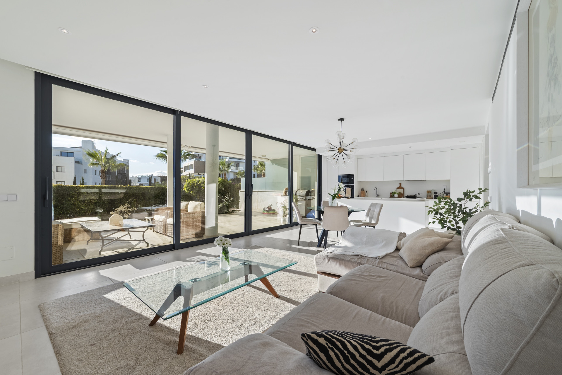 Ground Floor Apartment with Pool Views in Reserva del Higueron, Fuengirola — El Higueron