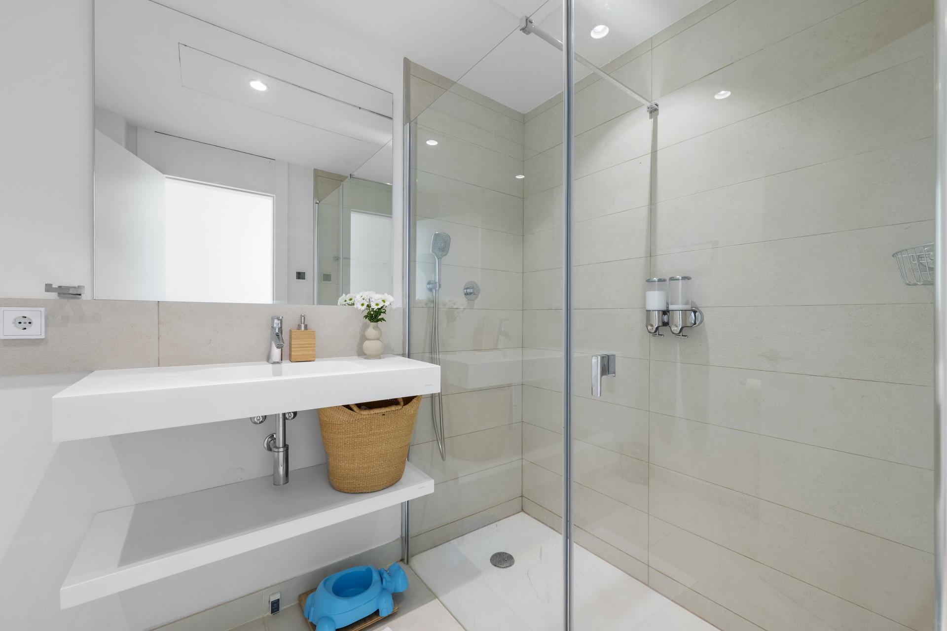 Ground Floor Apartment with Pool Views in Reserva del Higueron, Fuengirola — El Higueron