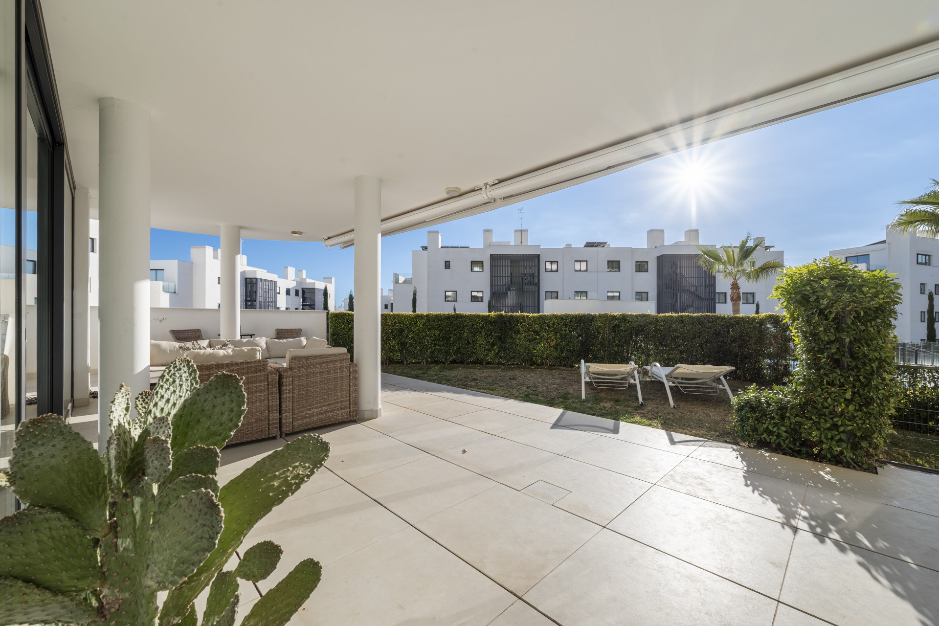 Ground Floor Apartment with Pool Views in Reserva del Higueron, Fuengirola — El Higueron