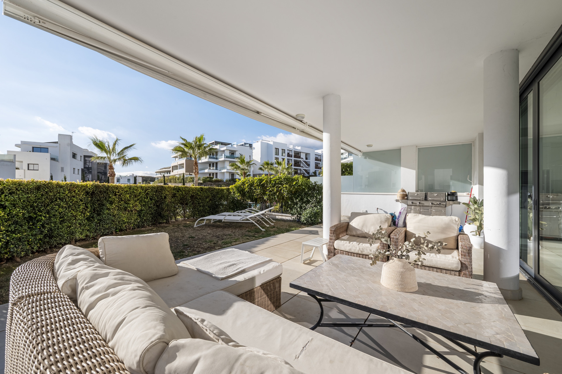 Ground Floor Apartment with Pool Views in Reserva del Higueron, Fuengirola — El Higueron
