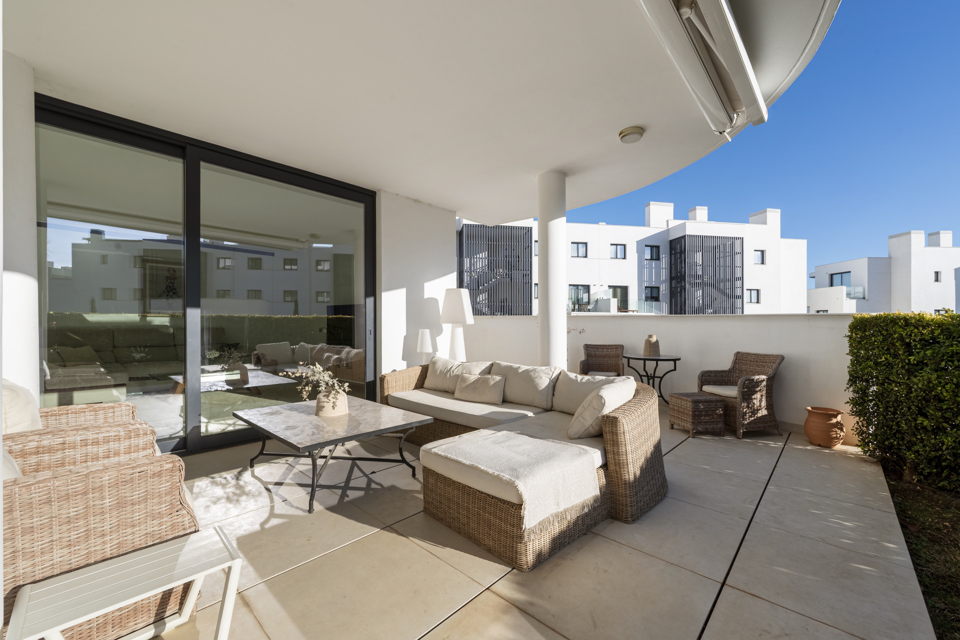 Ground Floor Apartment with Pool Views in Reserva del Higueron, Fuengirola — El Higueron