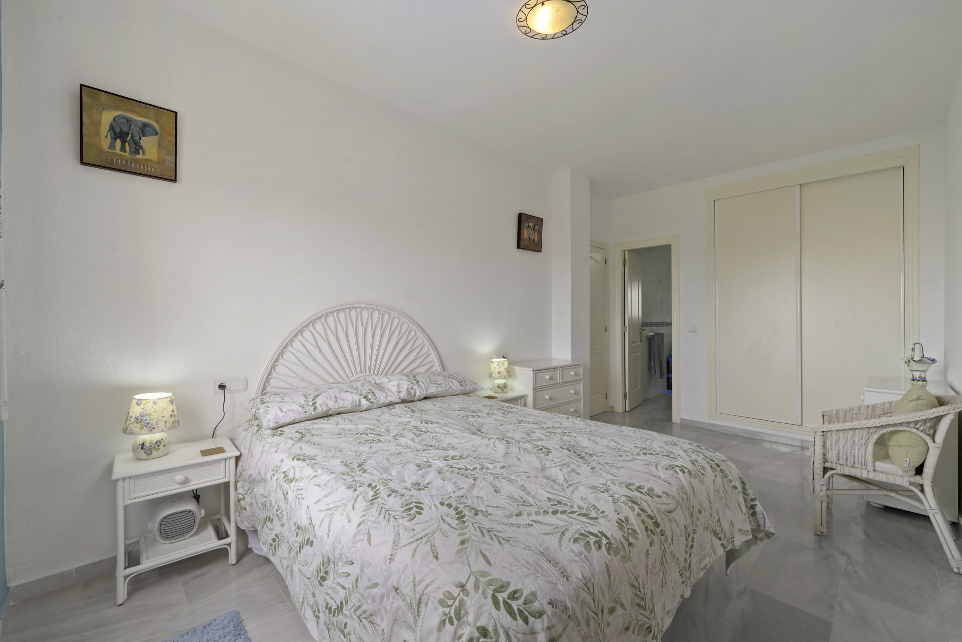 2-Bed Frontline Golf Apartment with Pool Views, Miraflores Golf — Miraflores Golf