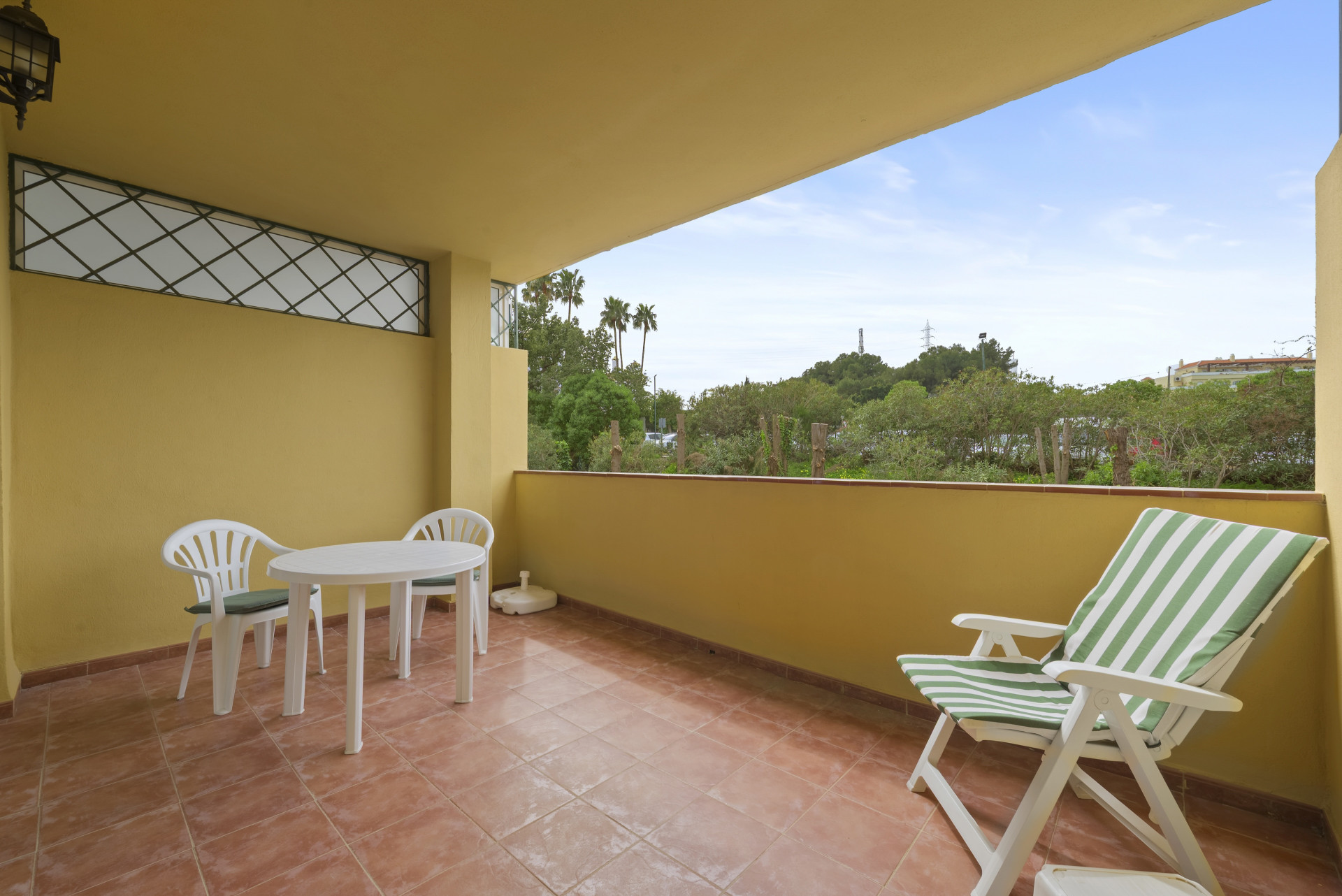 2-Bed Frontline Golf Apartment with Pool Views, Miraflores Golf — Miraflores Golf