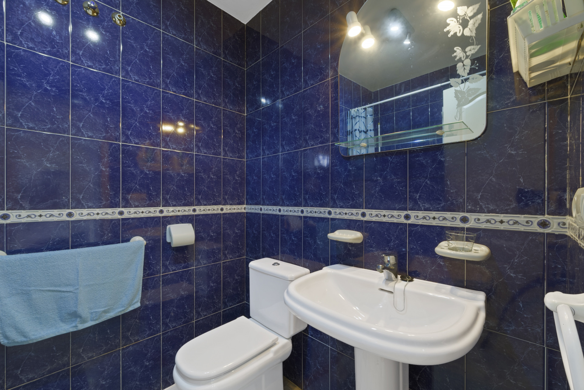 2-Bed Frontline Golf Apartment with Pool Views, Miraflores Golf — Miraflores Golf