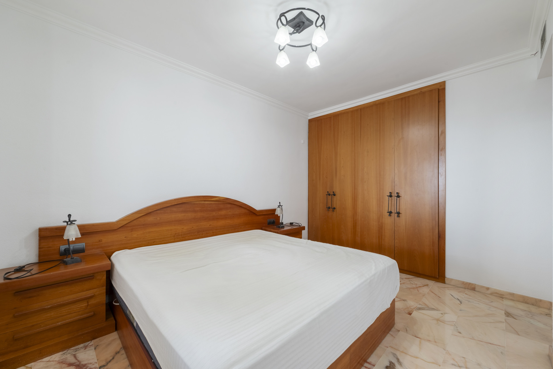 Sea-View 3-Bed Apartment with Terrace, Torrequebrada, Benalmadena — Benalmadena Costa